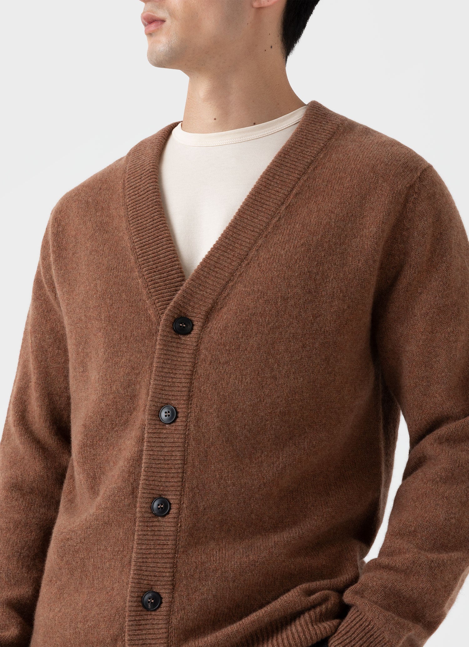 Men's Lambswool Cardigan in Pecan