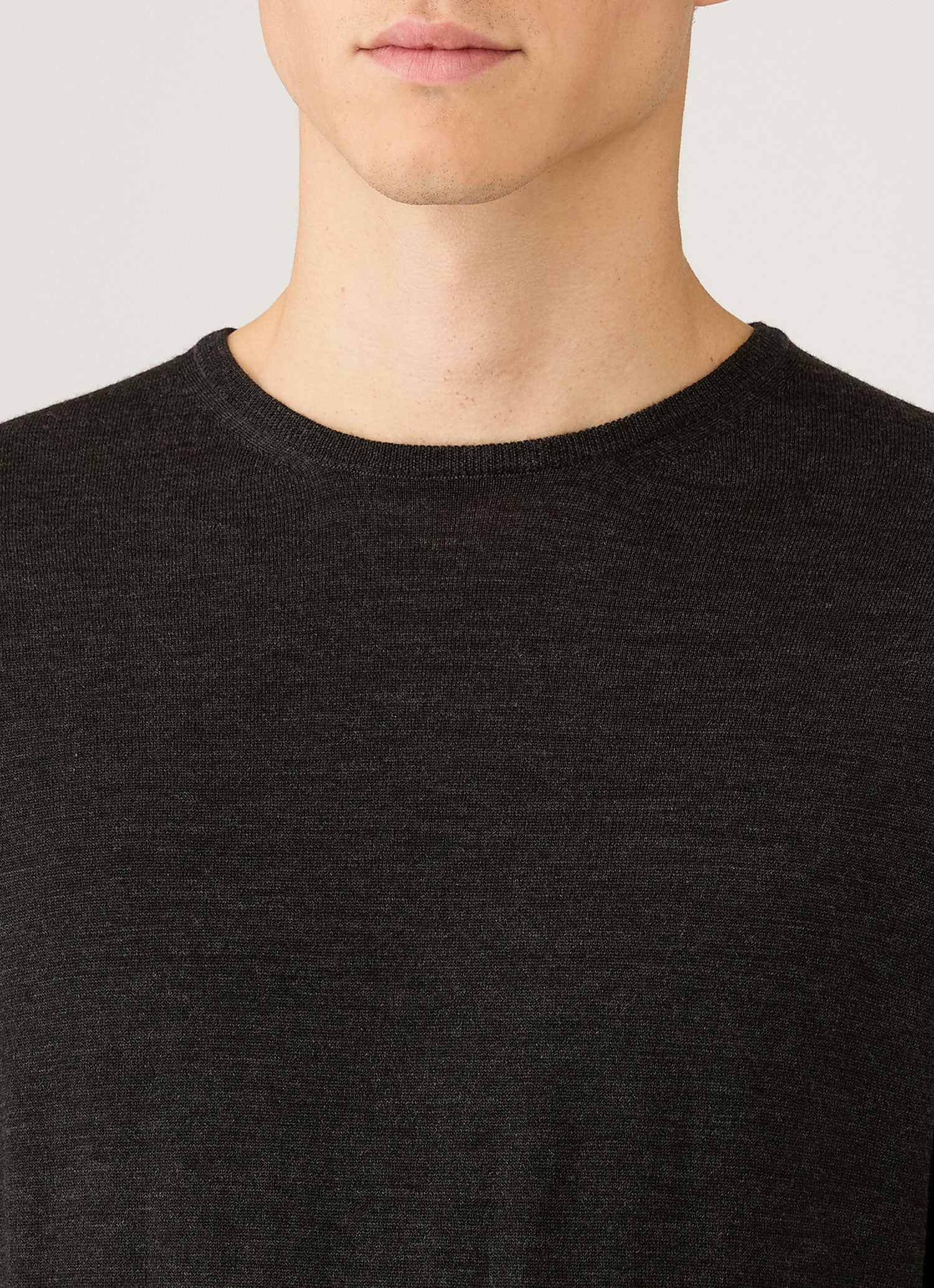 Men's Extra-Fine Merino Crew Neck in Charcoal Melange