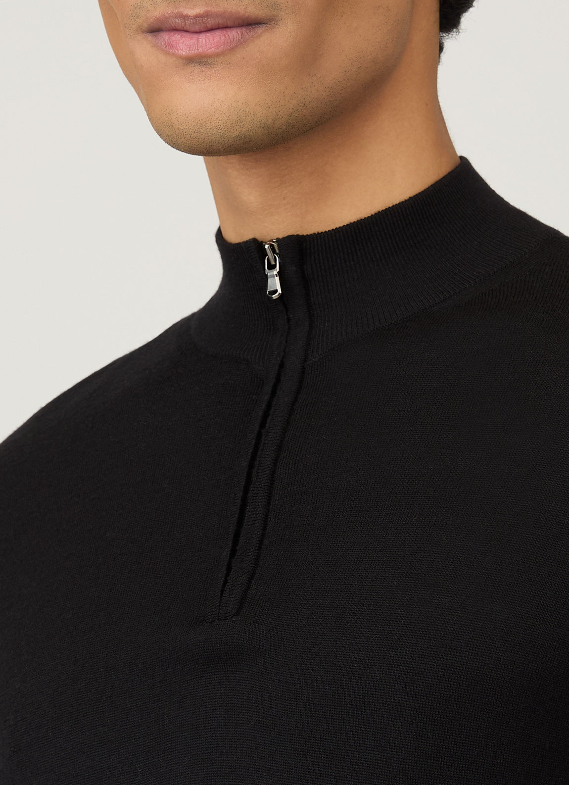Men's Extra-Fine Merino Zip Neck in Black