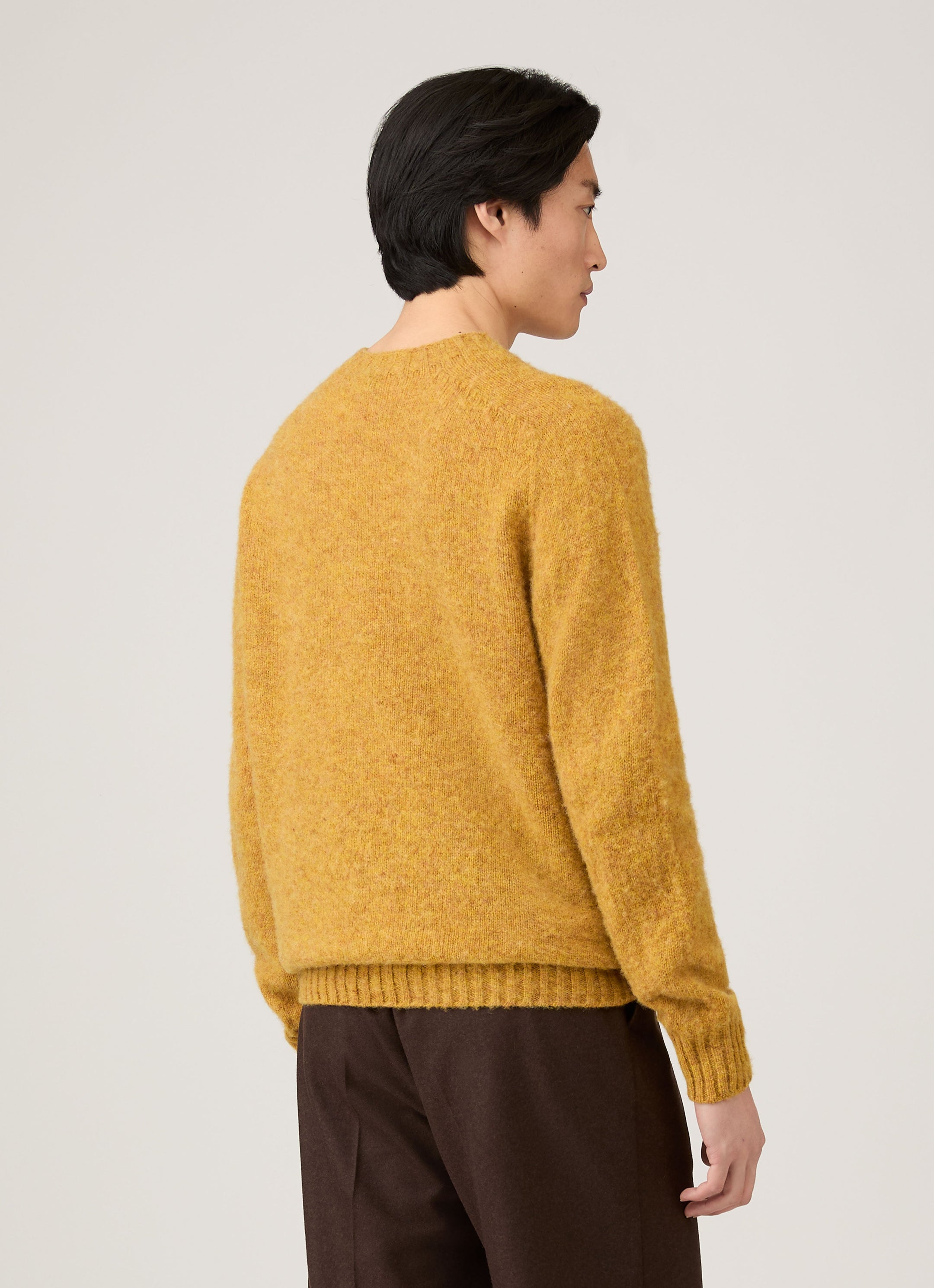 Men's Shetland Crew Neck Jumper in Saffron