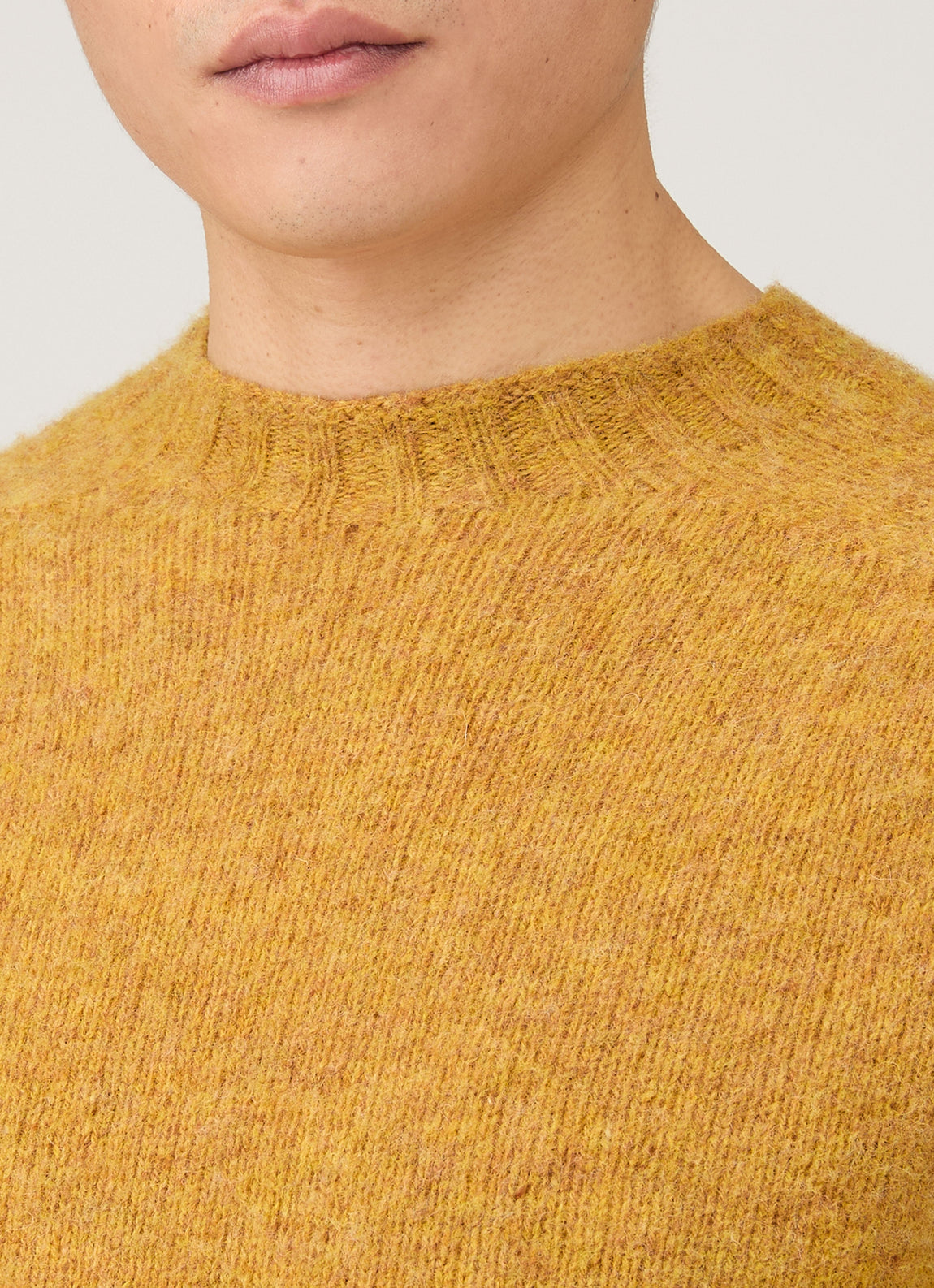 Men's Shetland Crew Neck Jumper in Saffron
