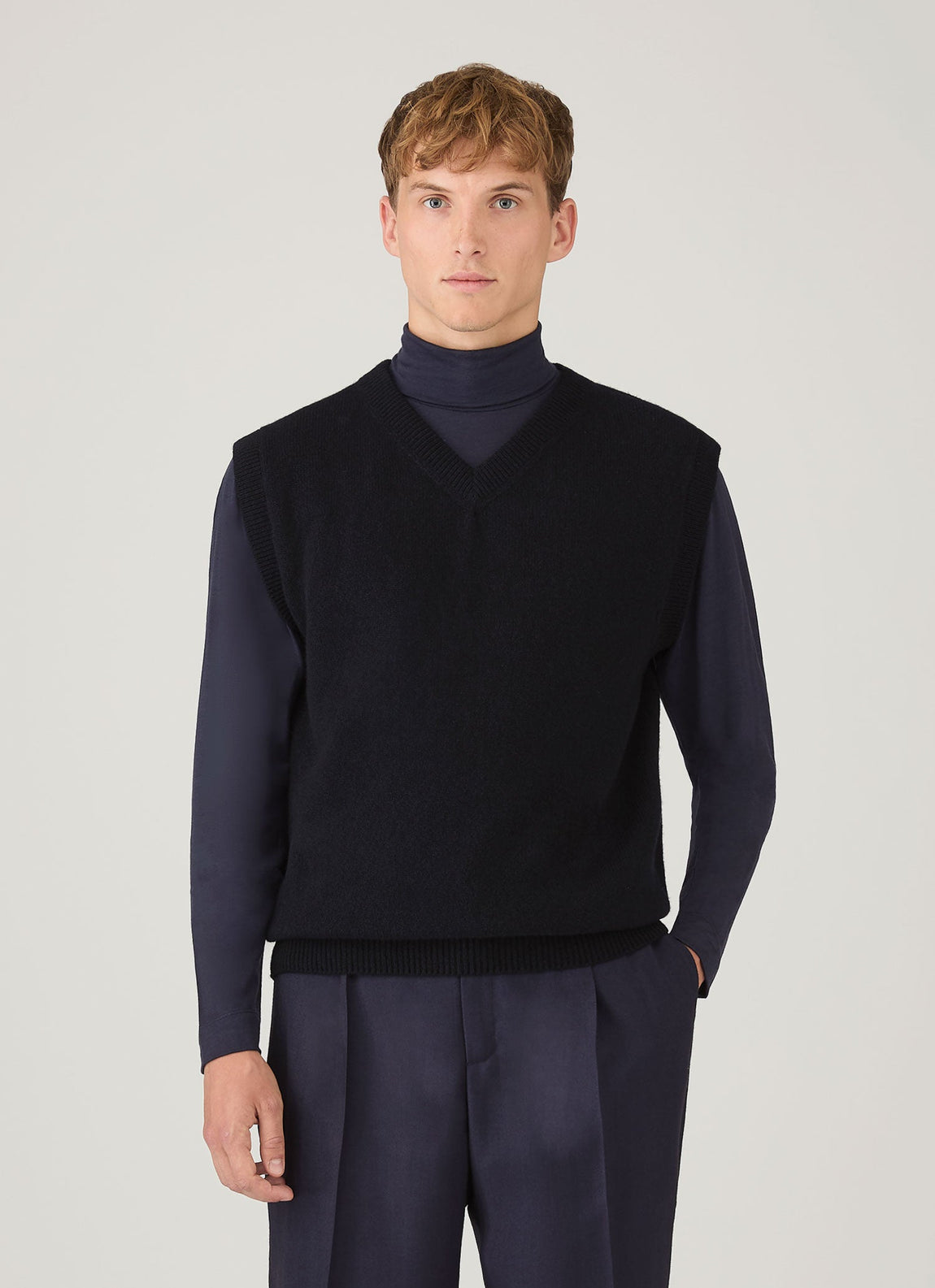 Men's Lambswool Vest in Dark Navy Mouline