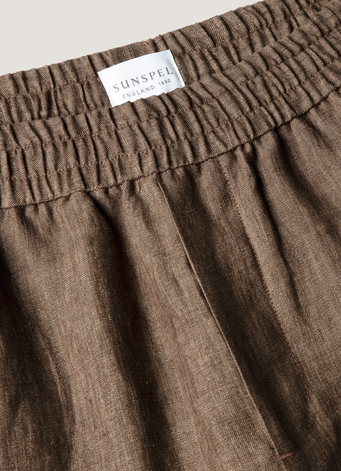 Men's Linen Drawstring Short in Dark Walnut