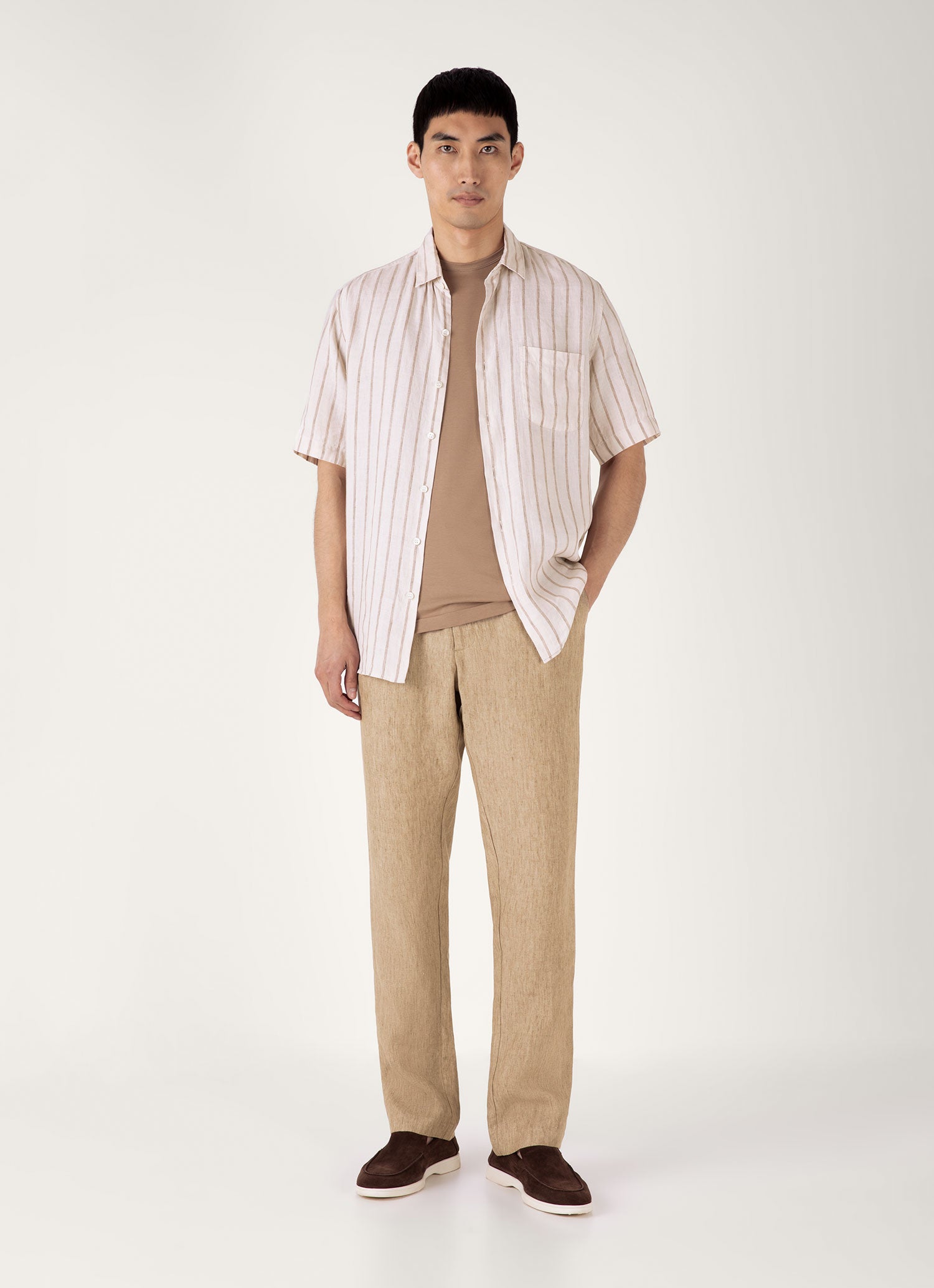 Men's Classic T-shirt in Dune