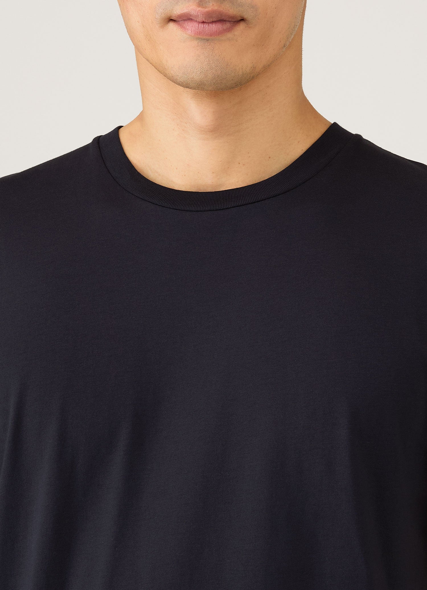 Men's Riviera Midweight T-shirt in Midnight Navy