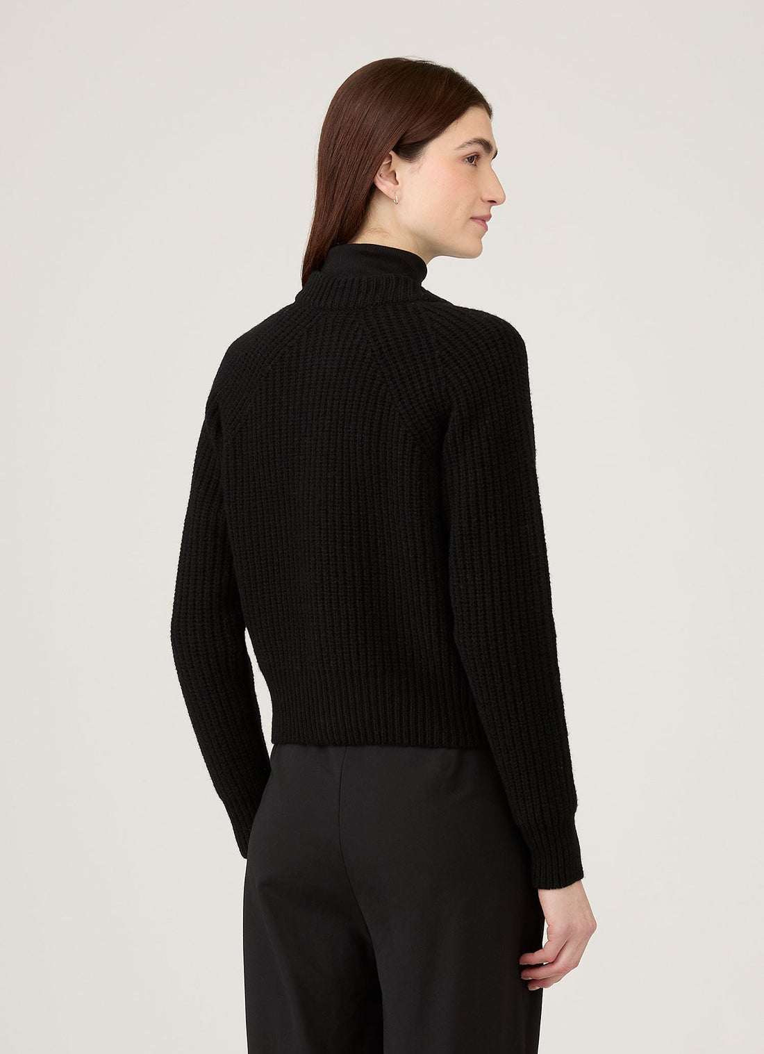 Women's Ribbed Crew Neck Cardigan in Black