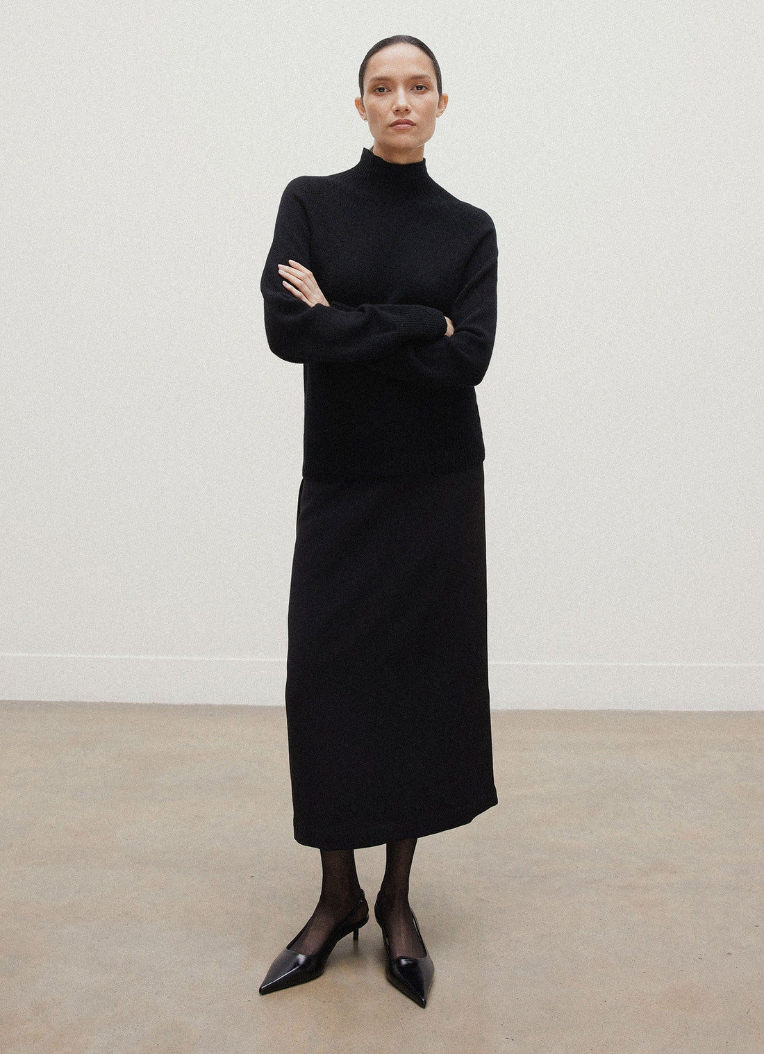 Women's Lambswool Funnel Neck Jumper in Black