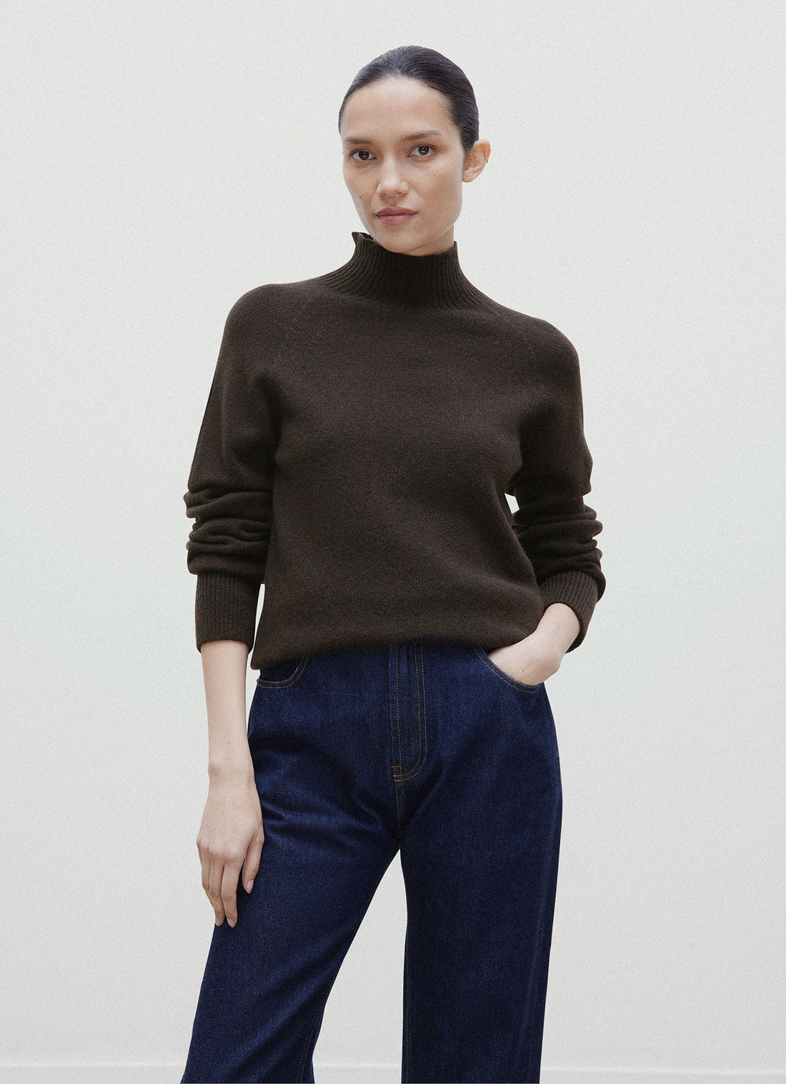 Women's Lambswool Funnel Neck Jumper in Truffle