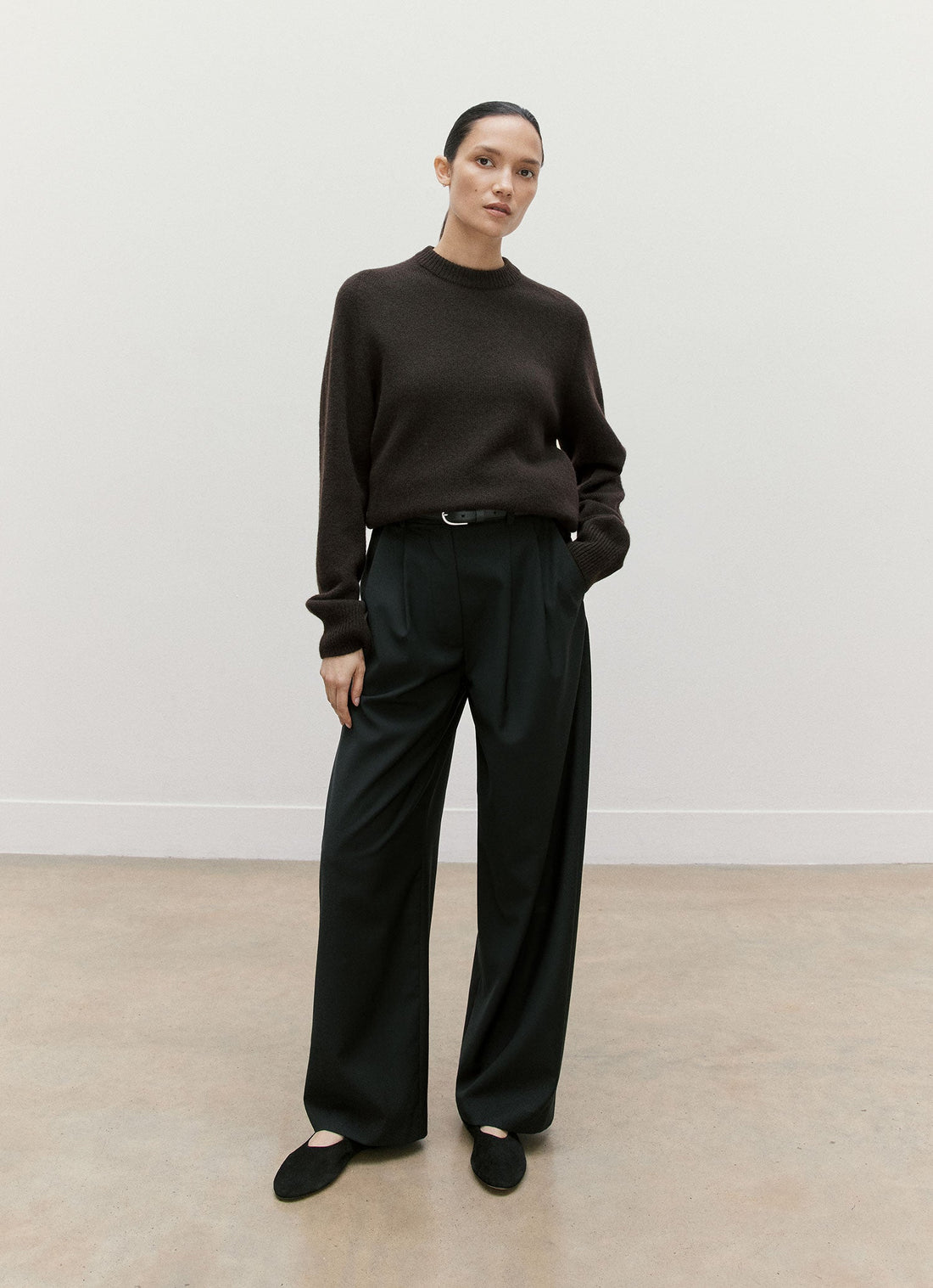 Women's Lambswool Jumper in Truffle