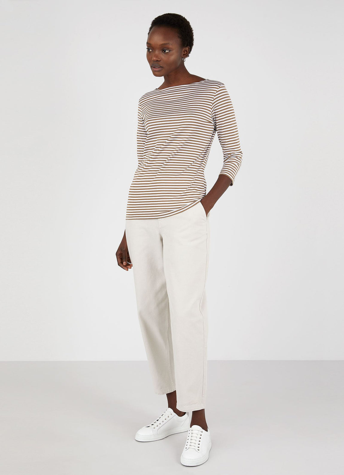 Women's Boat Neck T-shirt in Dark Tan/White English Stripe