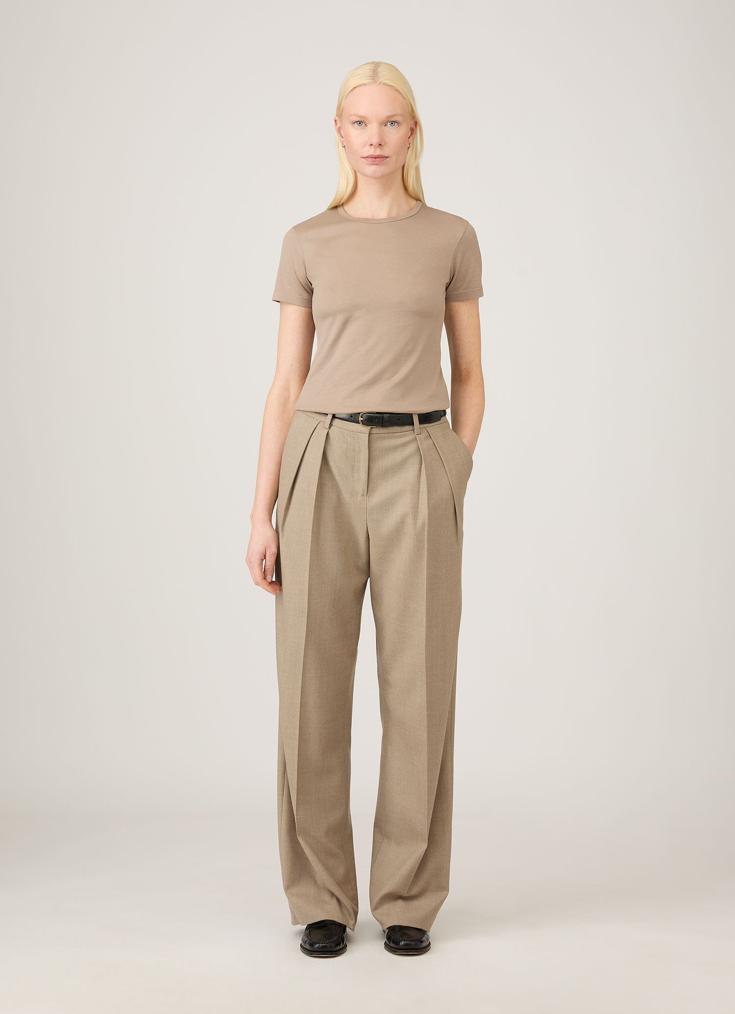 Women's Classic T-shirt in Mink