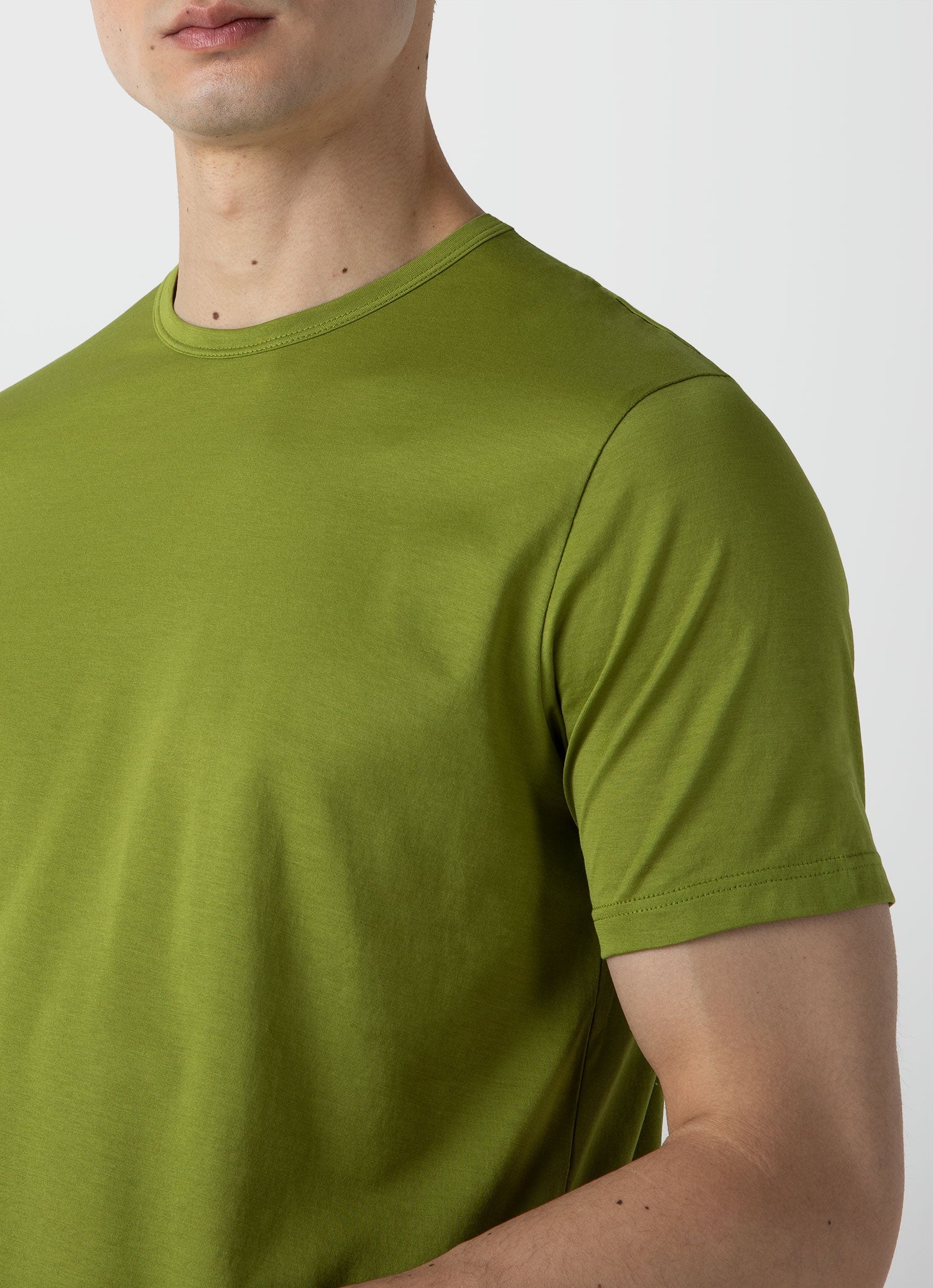 Men's Classic T-shirt in Country Green