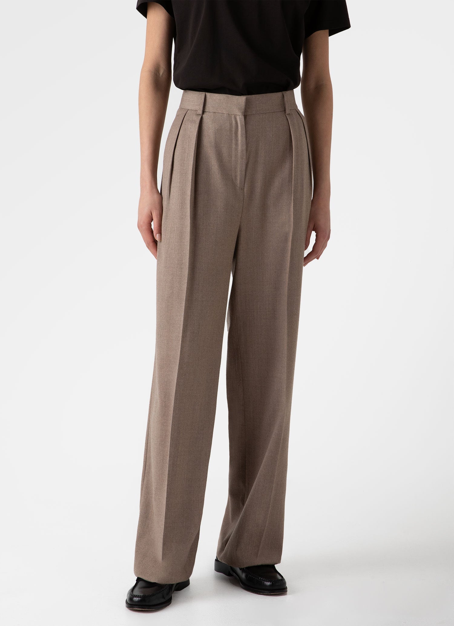 Women's Pleated Wool Flannel Trouser in Oatmeal Melange | Sunspel