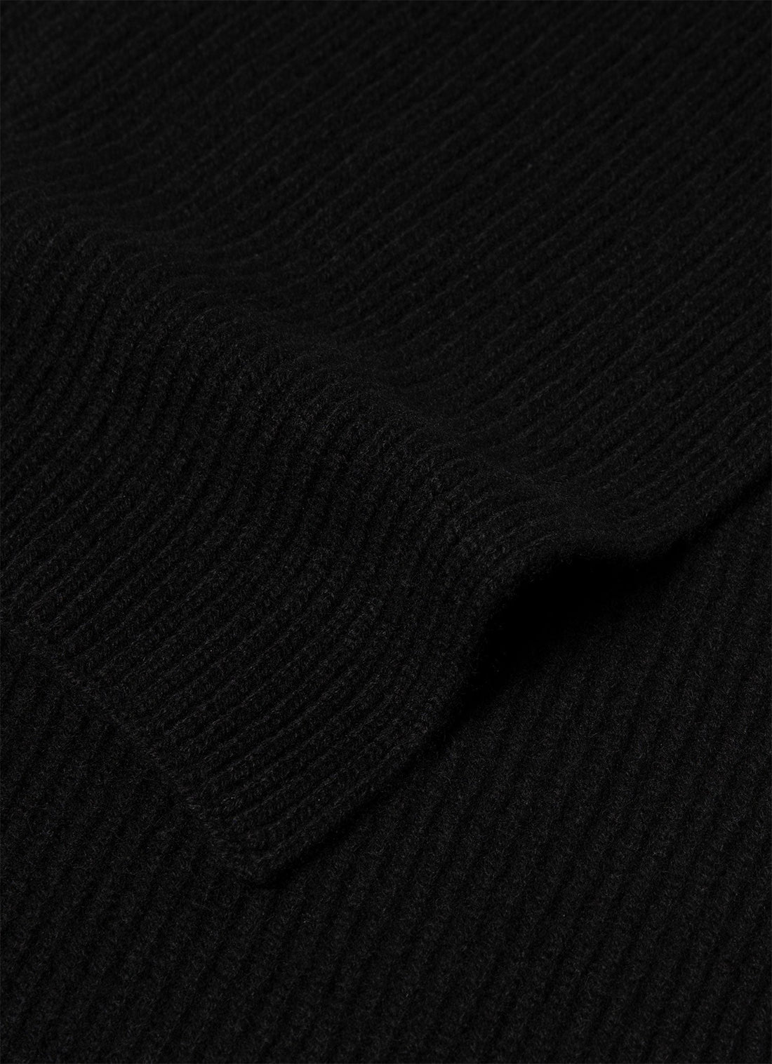 Cashmere Ribbed Scarf in Black
