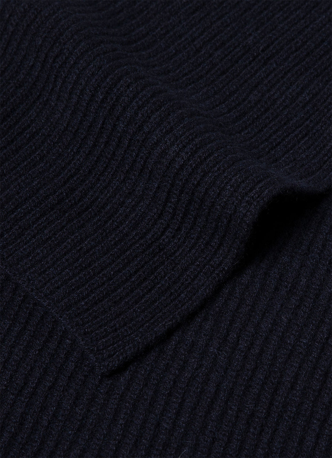 Cashmere Ribbed Scarf in Navy