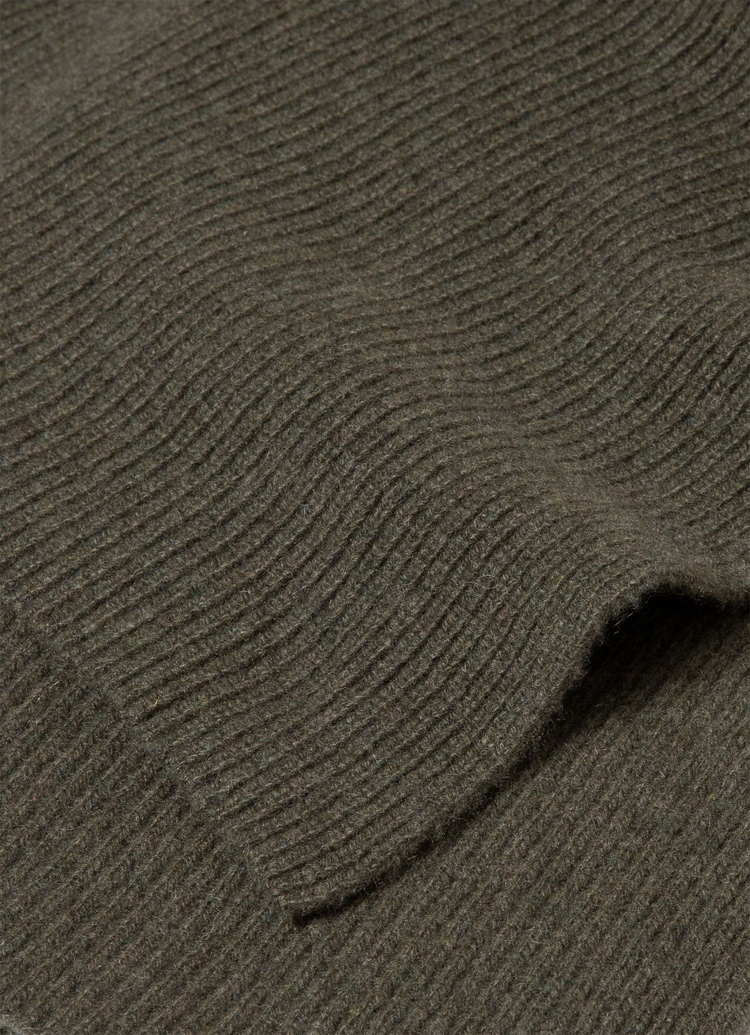 Cashmere Ribbed Scarf in Dark Moss