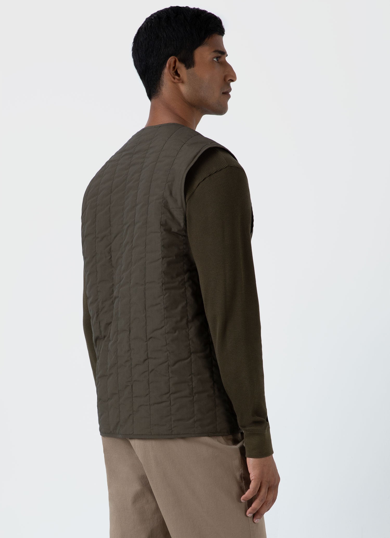 Men s Quilted Liner Gilet in Dark Olive Sunspel