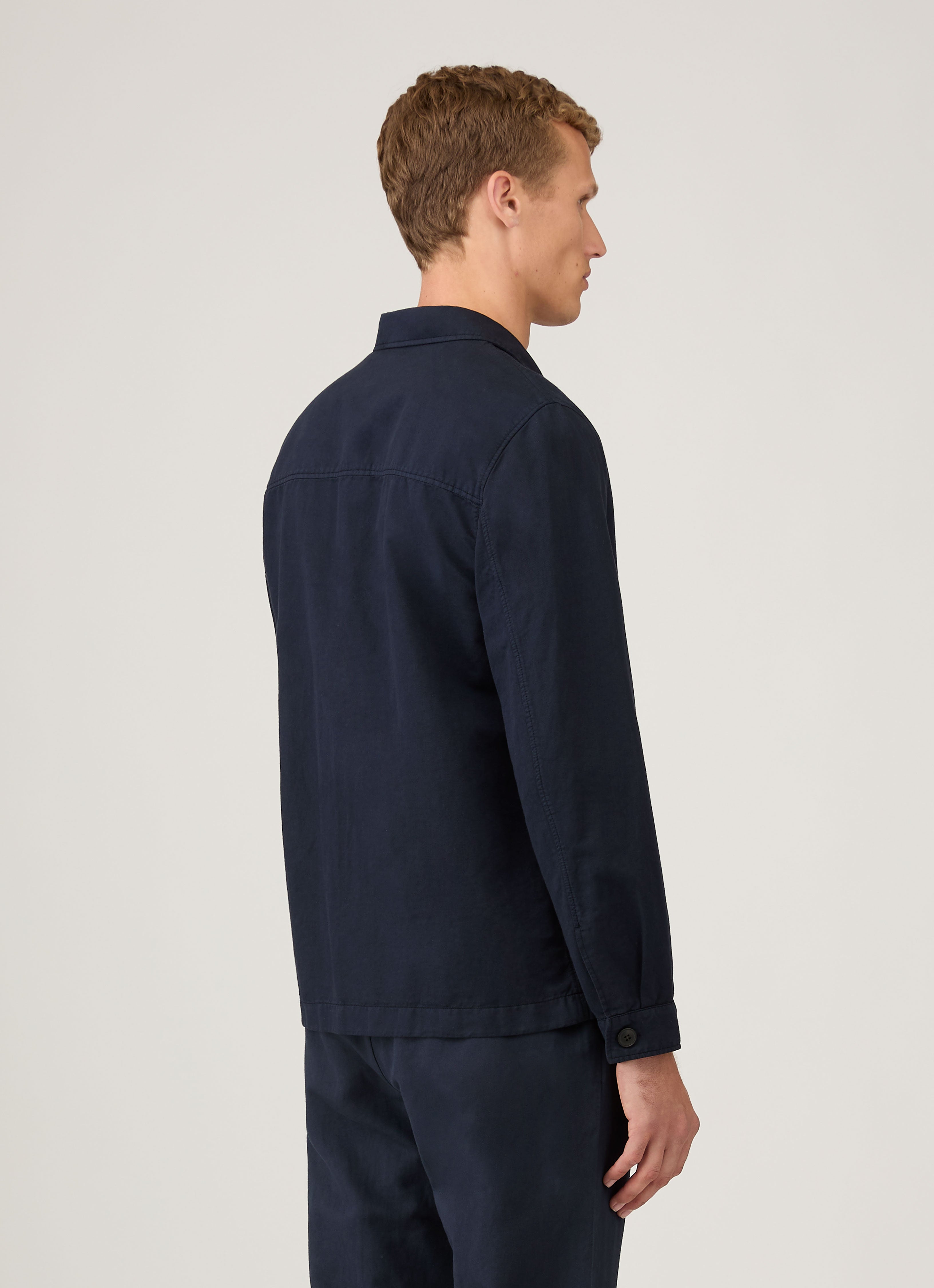 Men's Cotton Linen Twin Pocket Jacket in Navy | Sunspel