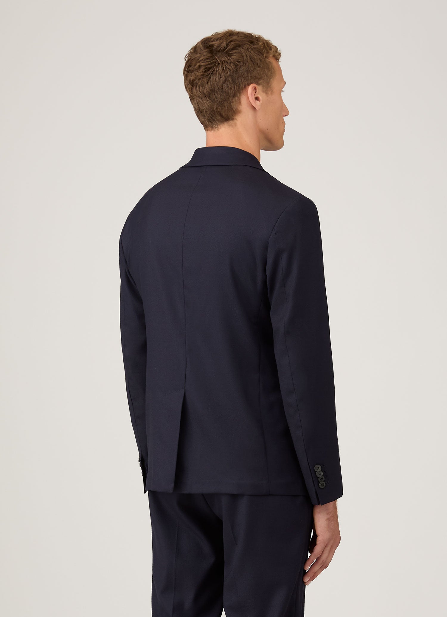 Men's Lightweight Travel Wool Blazer in Navy | Sunspel Men's Lightweight Travel Wool Blazer in Navy | Sunspel