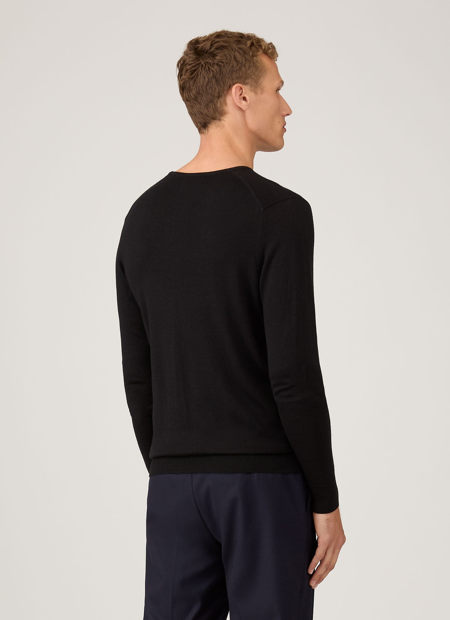 Men's Extra-Fine Merino Crew Neck in Black | Sunspel