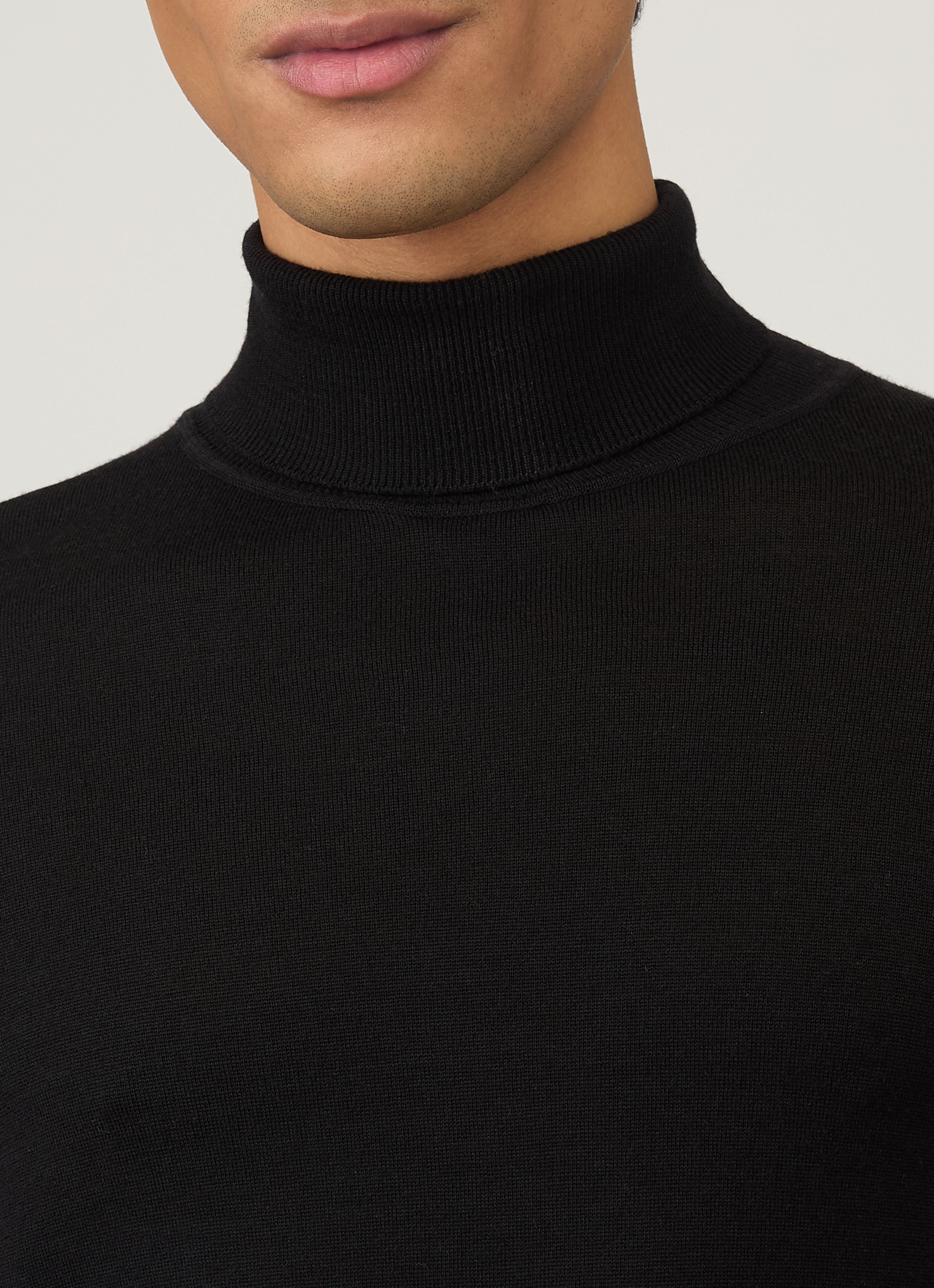 Men's Extra-Fine Merino Roll Neck in Black | Sunspel
