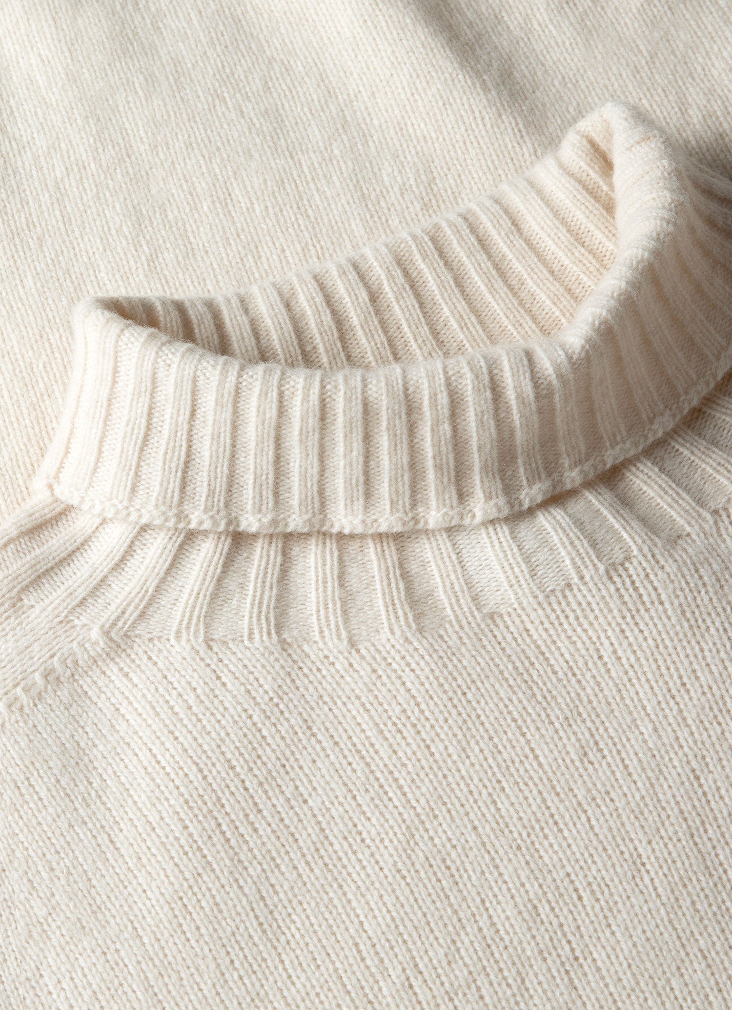 Lambswool Roll Neck