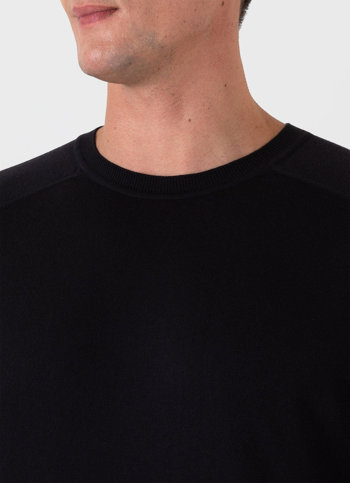 Men's Sea Island Cashmere Crew Neck Jumper in Black