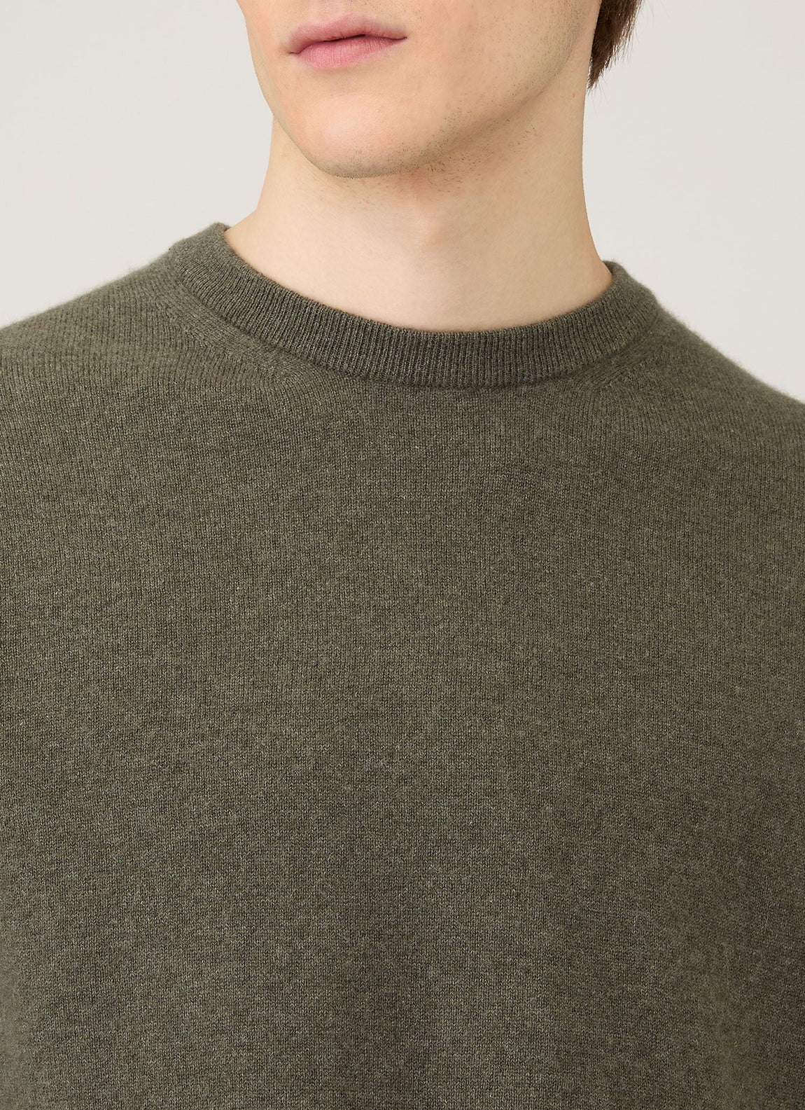Men's Cashmere Crew Neck Jumper in Khaki