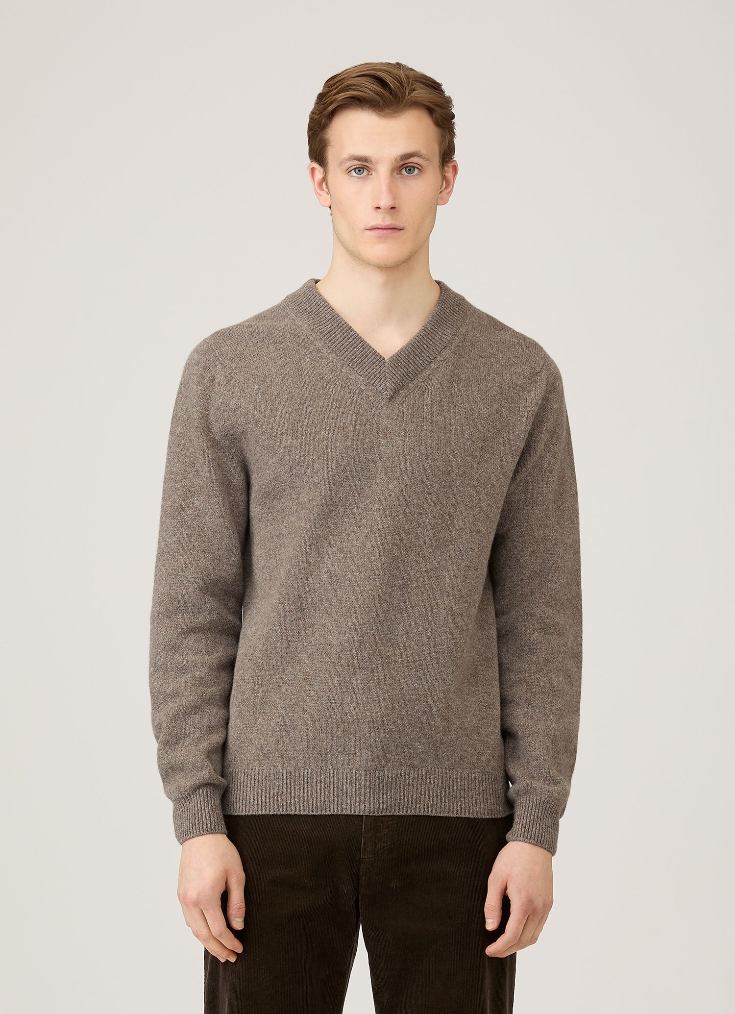 Men's Lambswool V-neck Jumper in Bark | Sunspel