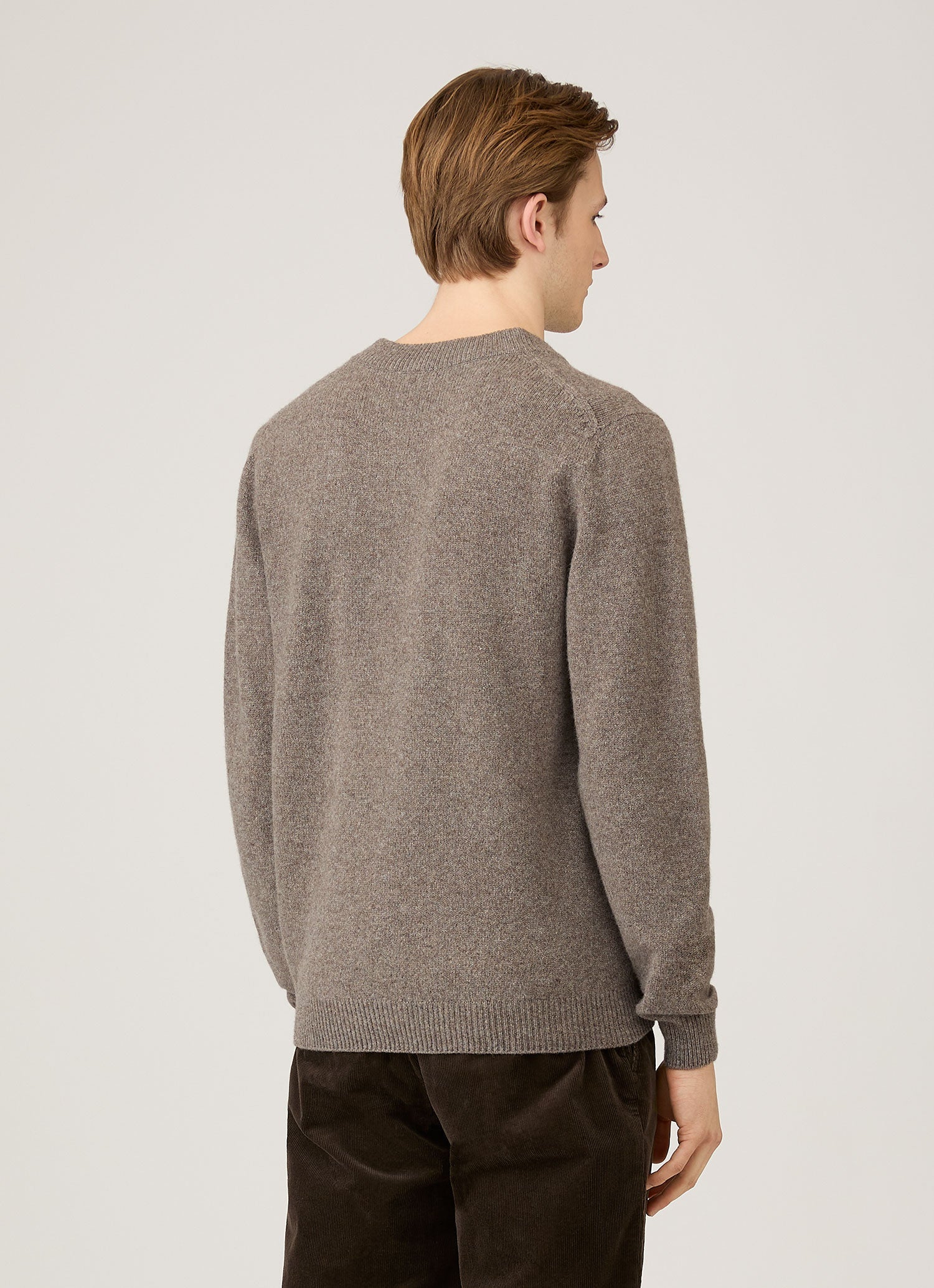 Men's Lambswool V-neck Jumper in Bark | Sunspel