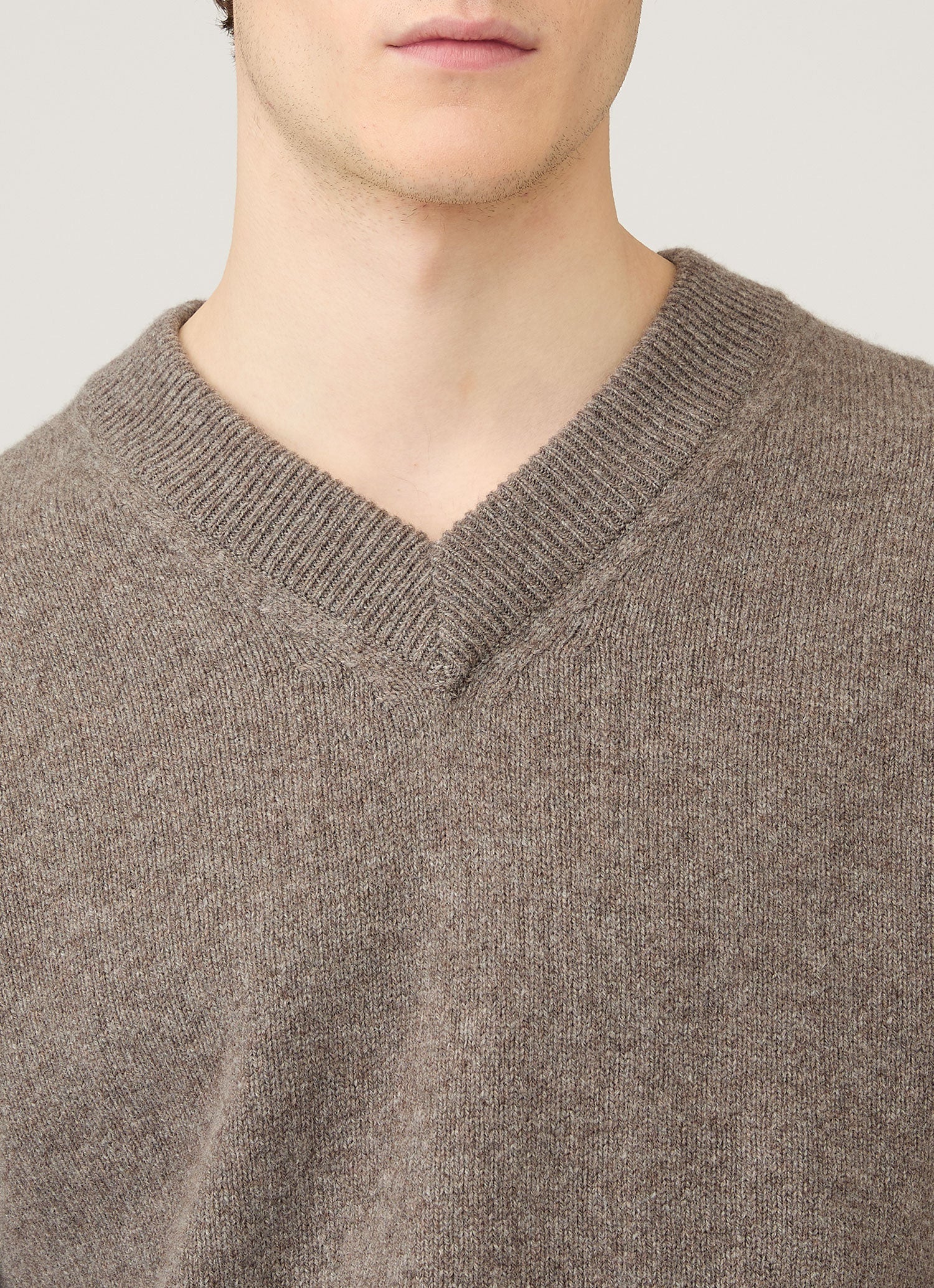 Men's Lambswool V-neck Jumper in Bark | Sunspel