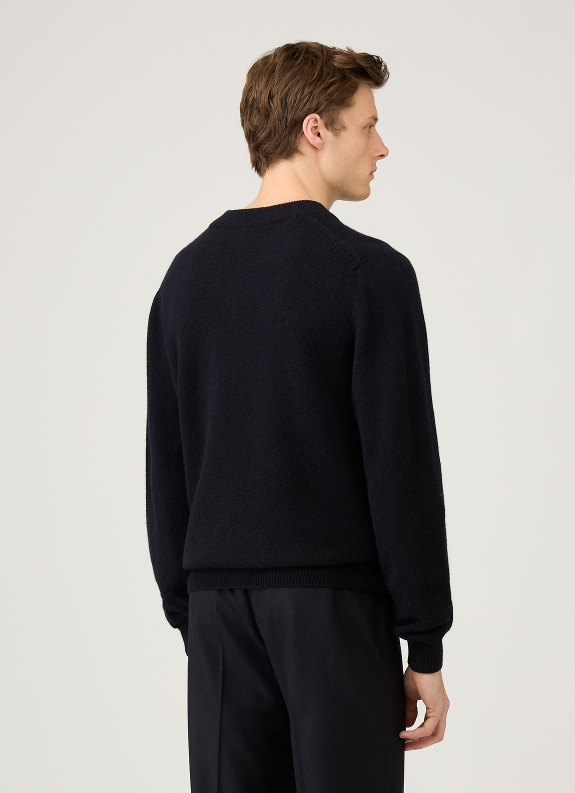 Men's Lambswool V-neck Jumper in Dark Navy Mouline