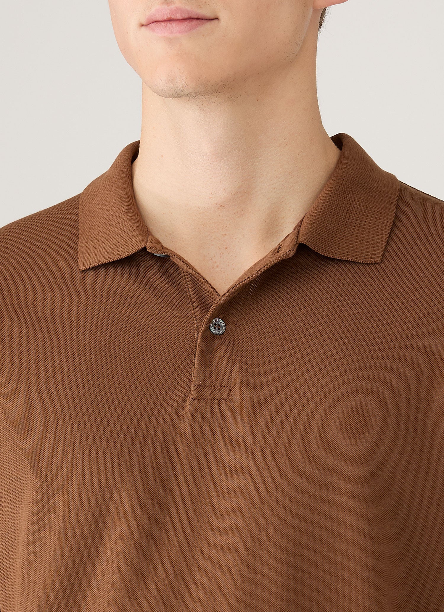 Men's Piqué Polo Shirt in Bronze | Sunspel