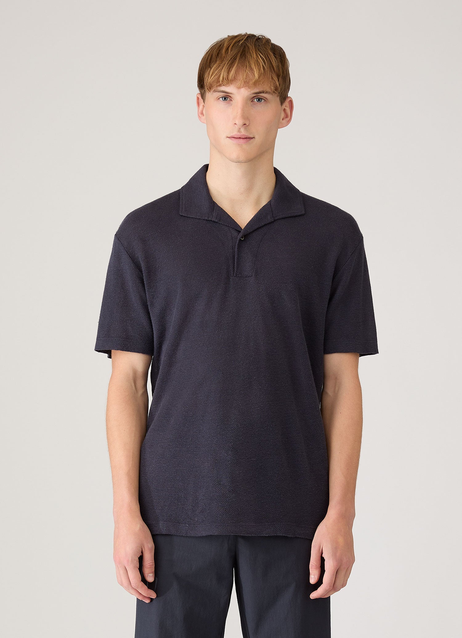 Men's Linen Piqué Polo Shirt in Navy | Sunspel