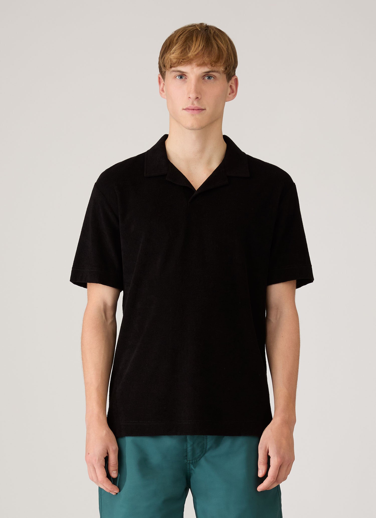 Men's Towelling Polo Shirt in Black | Sunspel