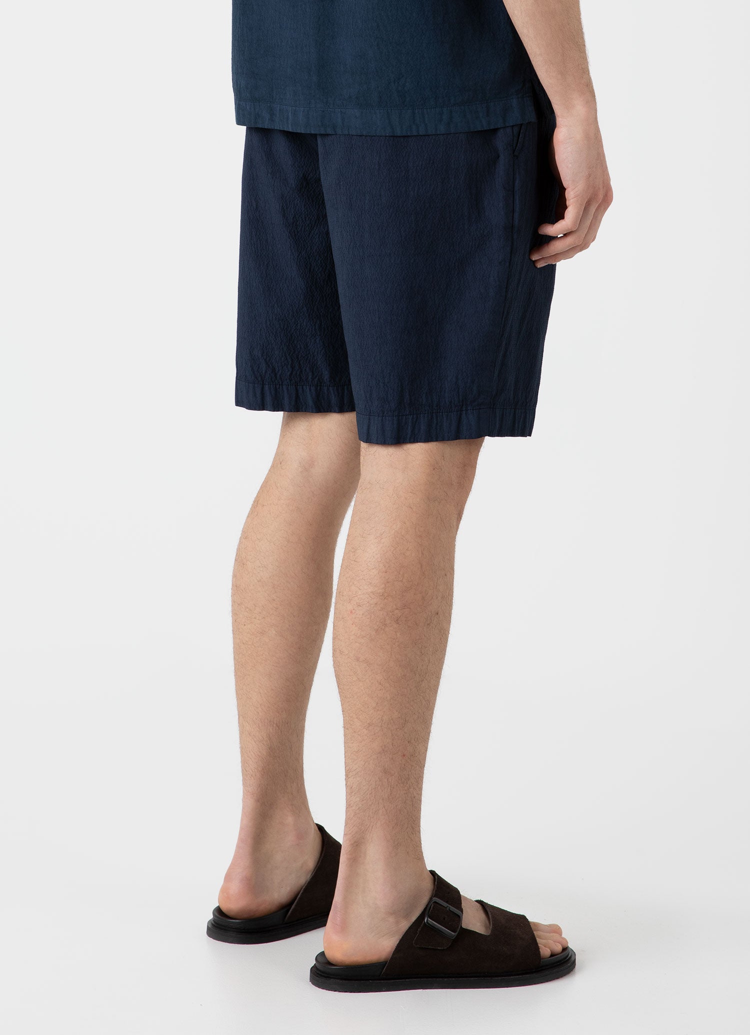 Men's Pleated Seersucker Short in Navy | Sunspel