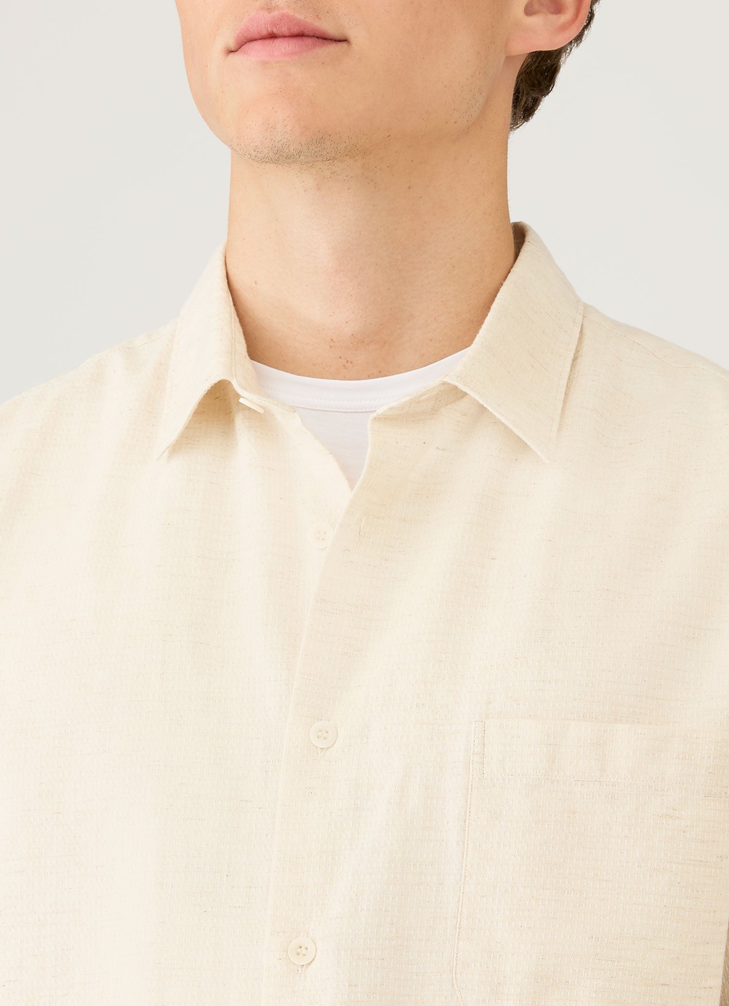 Men's Short Sleeve Cotton Linen Shirt in Ecru | Sunspel