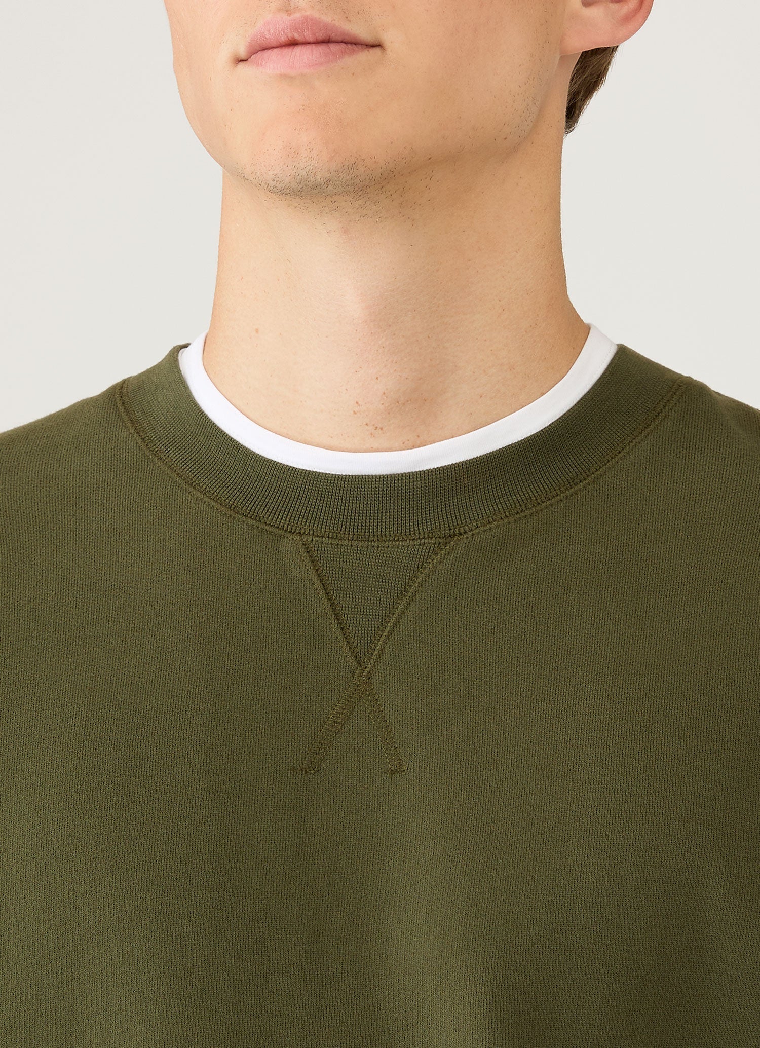 Men's Loopback Sweatshirt in Deep Olive | Sunspel