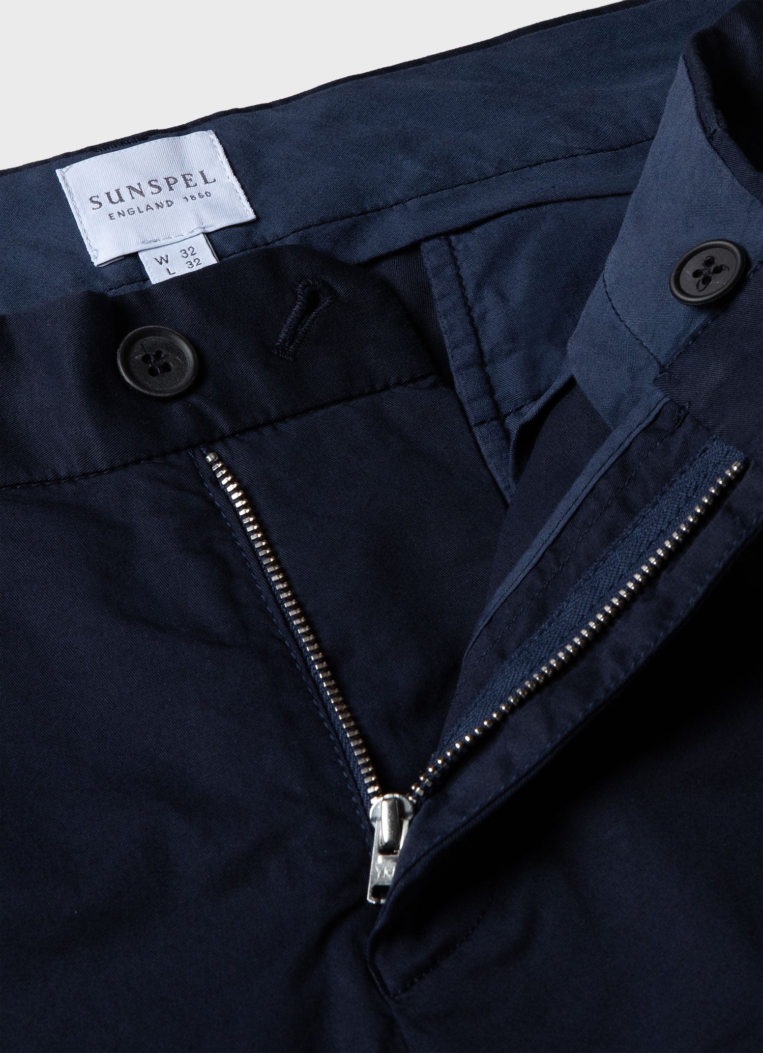 Men's Regular Fit Stretch Chino in Navy | Sunspel