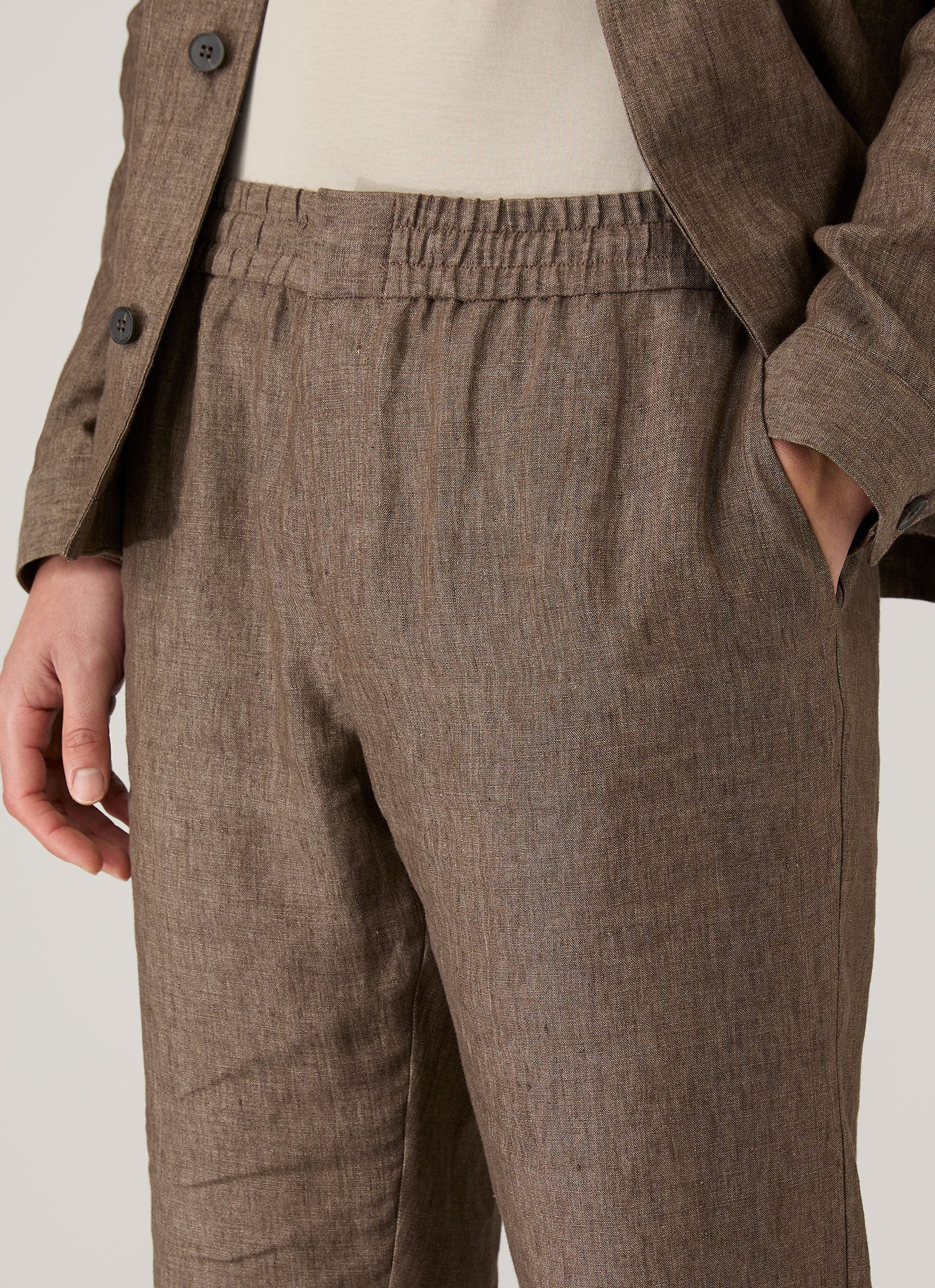 Men's Linen Drawstring Trouser in Dark Walnut