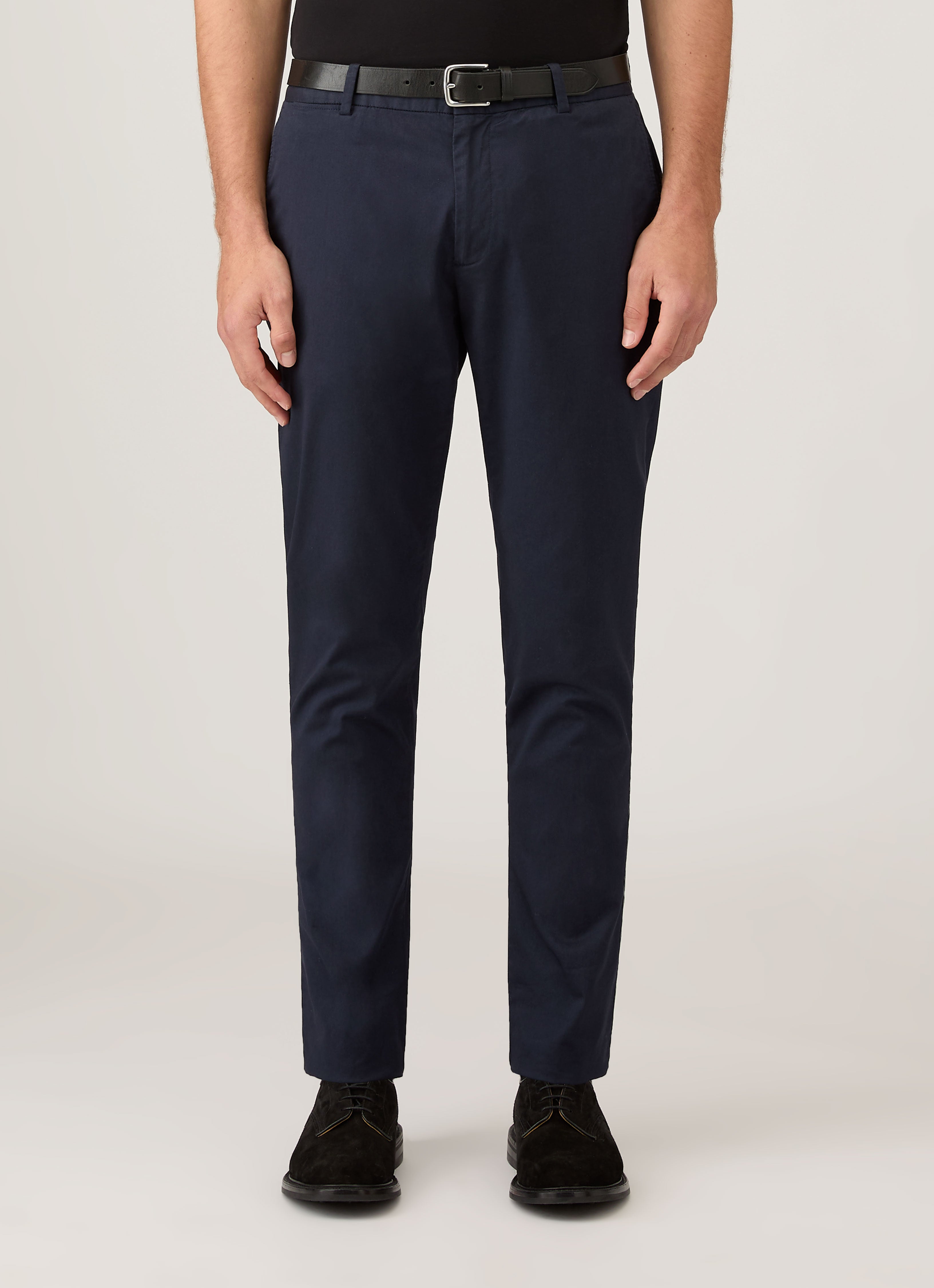 Men's Slim Fit Chino in Navy | Sunspel