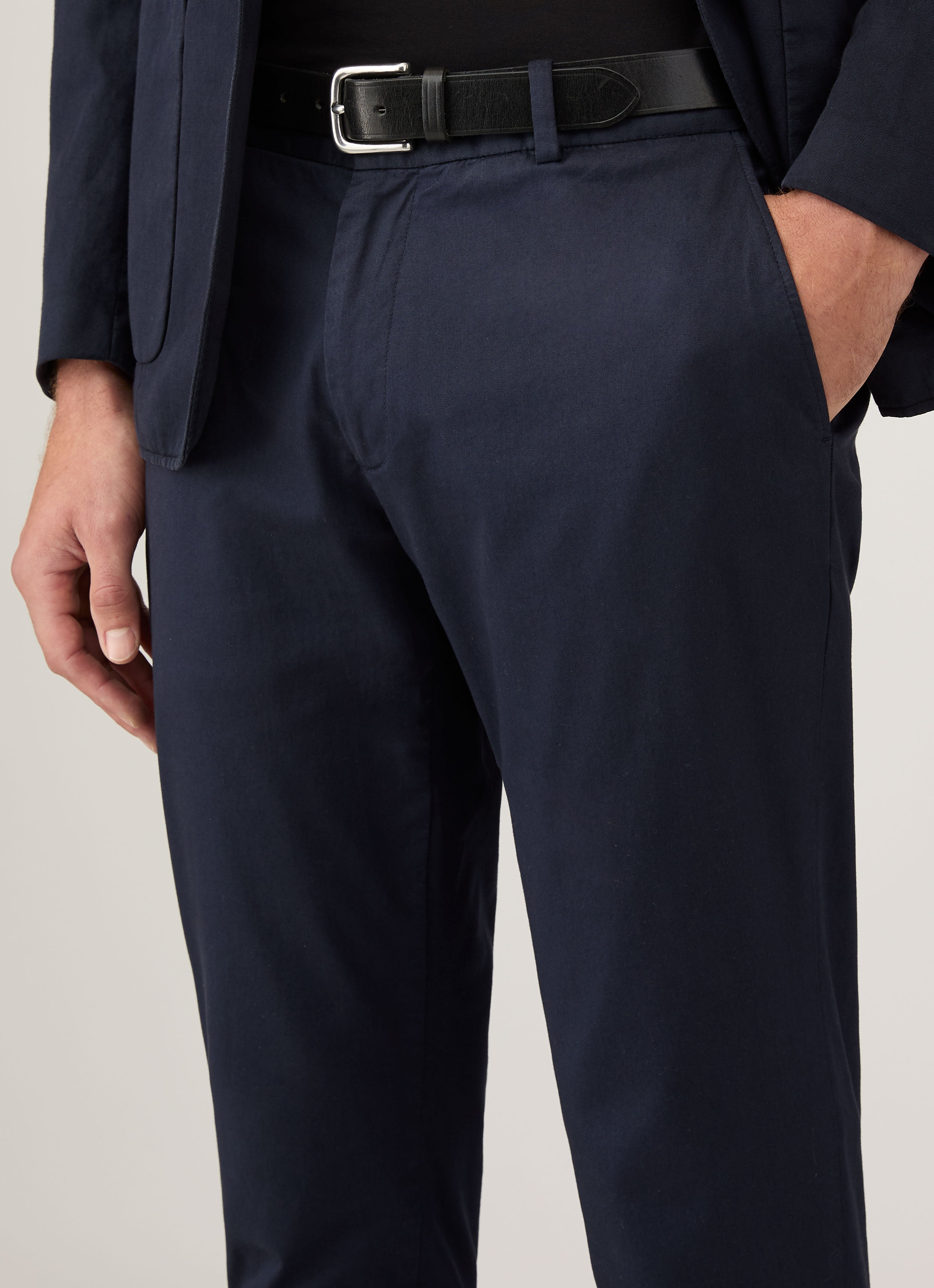 Men's Slim Fit Chino in Navy | Sunspel
