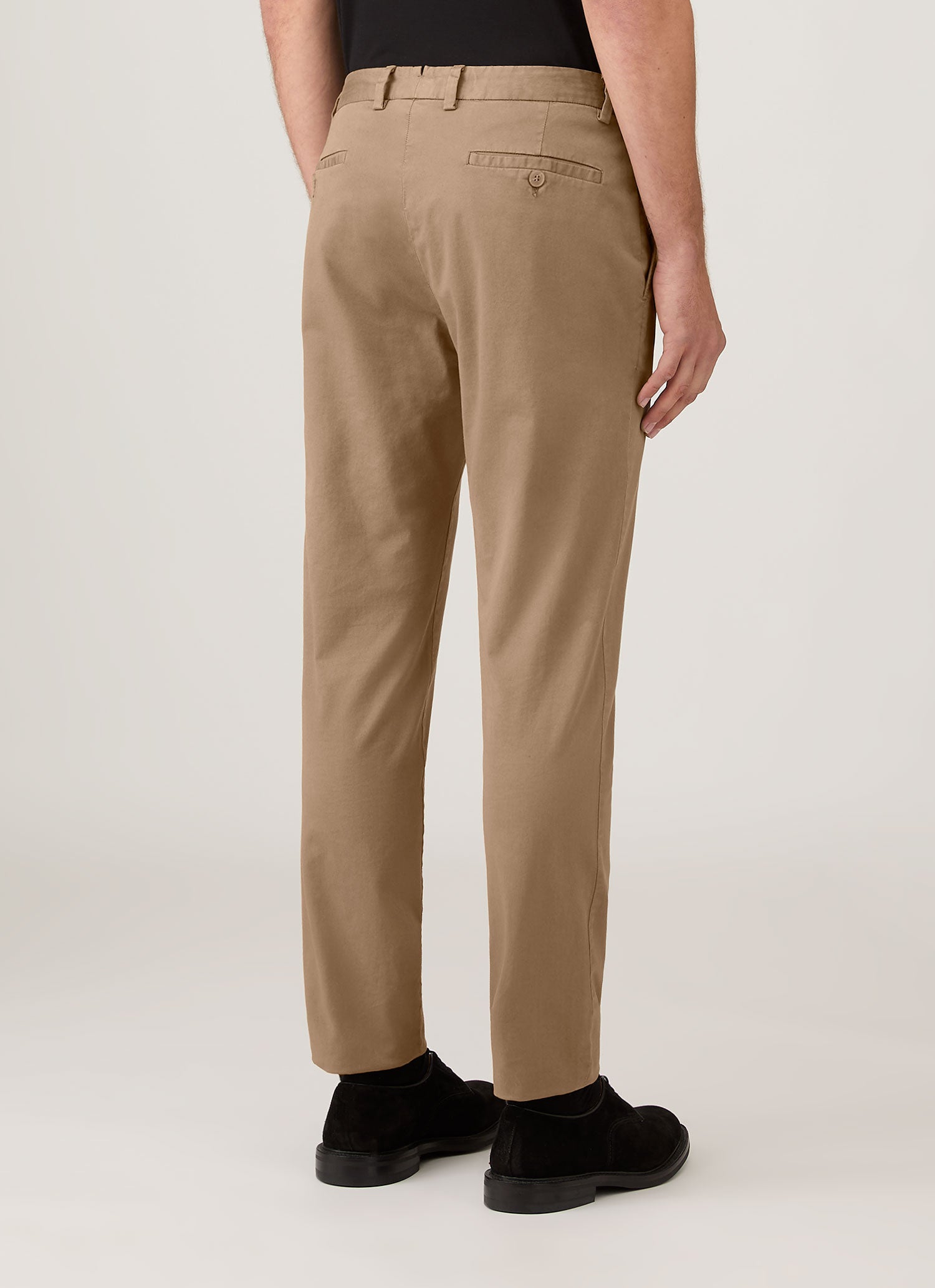 Men's Slim Fit Chino in Dark Stone | Sunspel