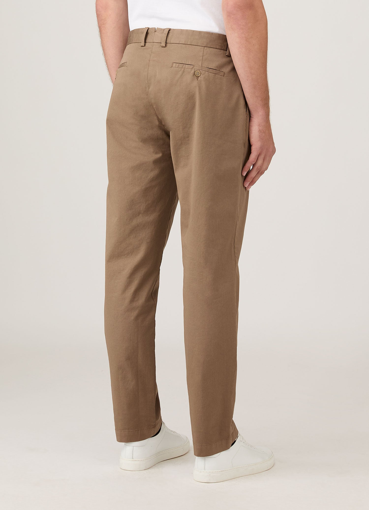 Men's Regular Fit Chino in Dark Stone | Sunspel