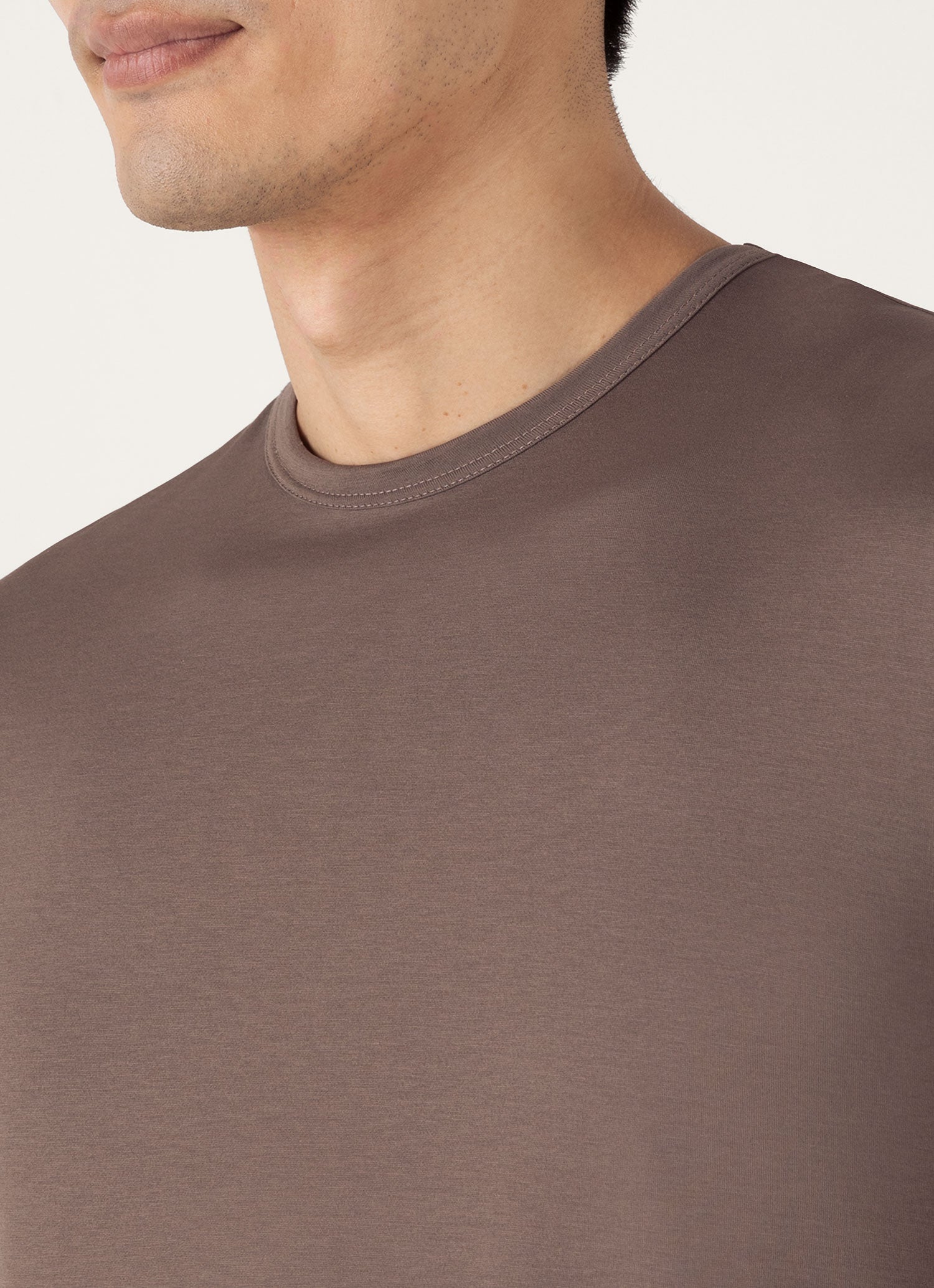 Men's Classic T-shirt in Walnut | Sunspel