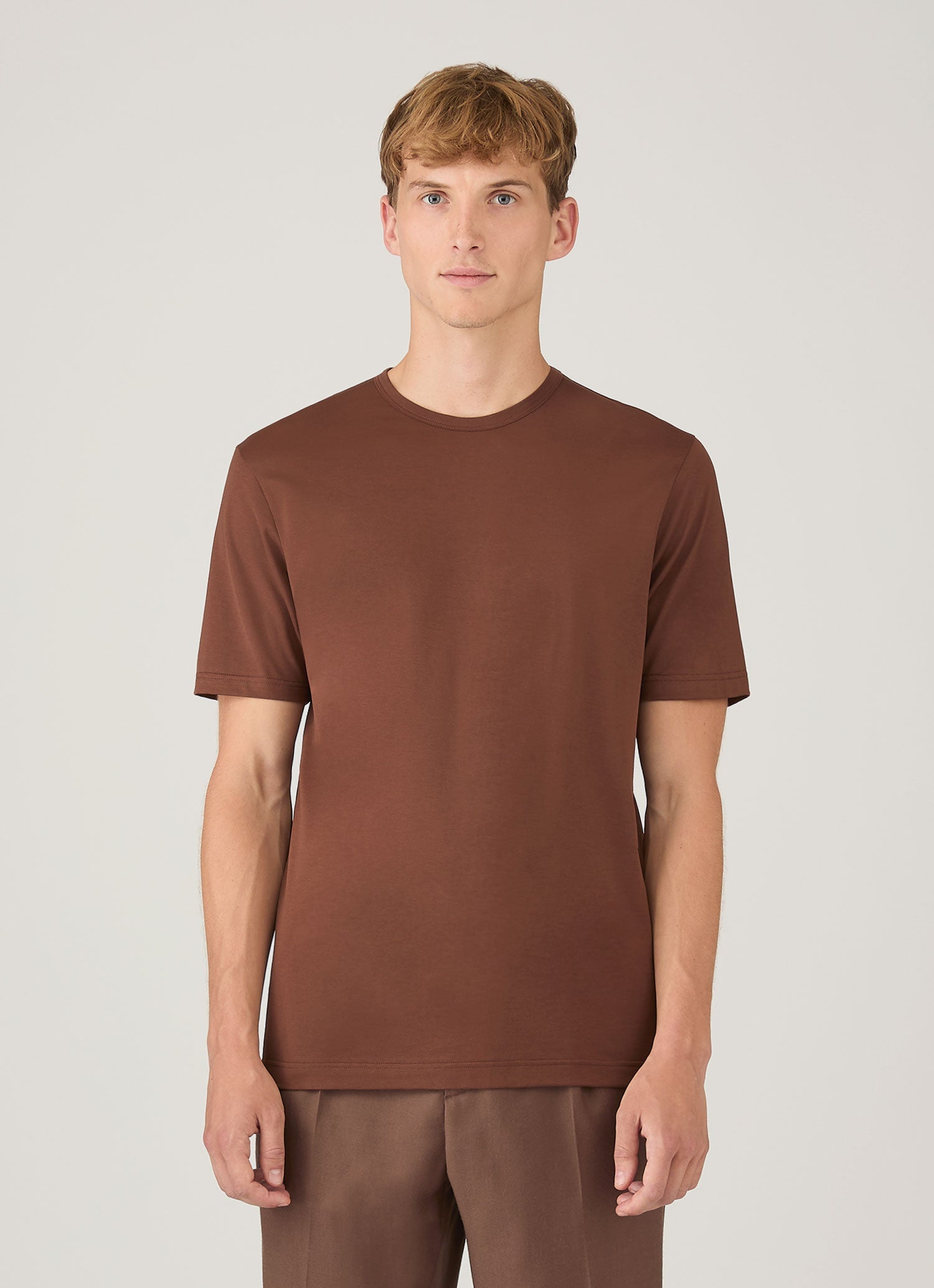 Men's Classic T-shirt in Conker Brown | Sunspel