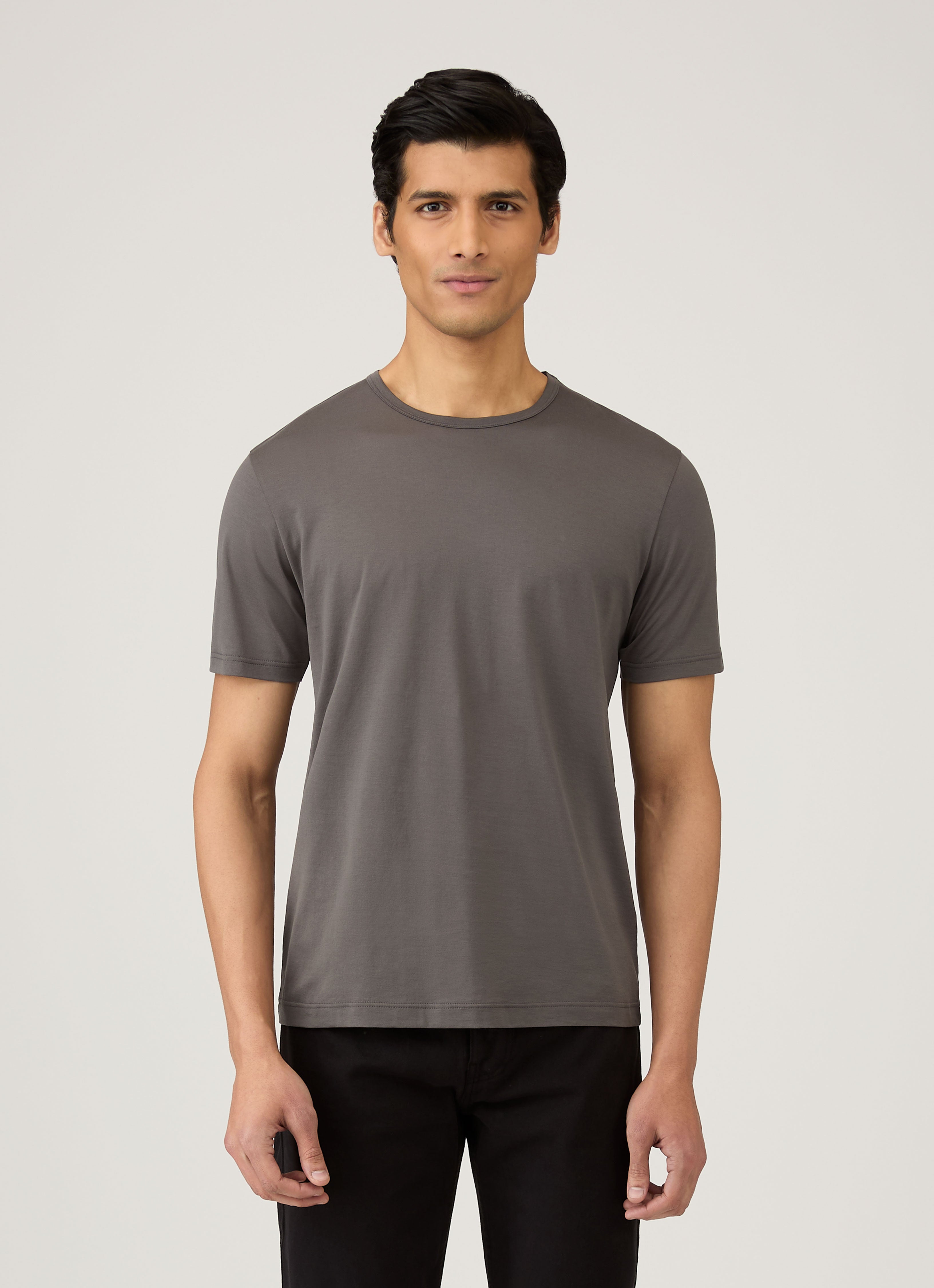 Men's Classic T-shirt in Charcoal | Sunspel