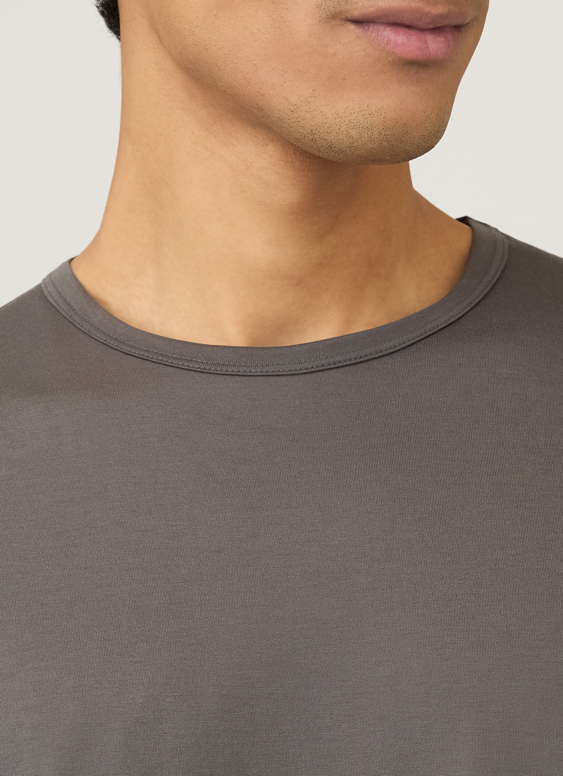 Men's Classic T-shirt in Charcoal