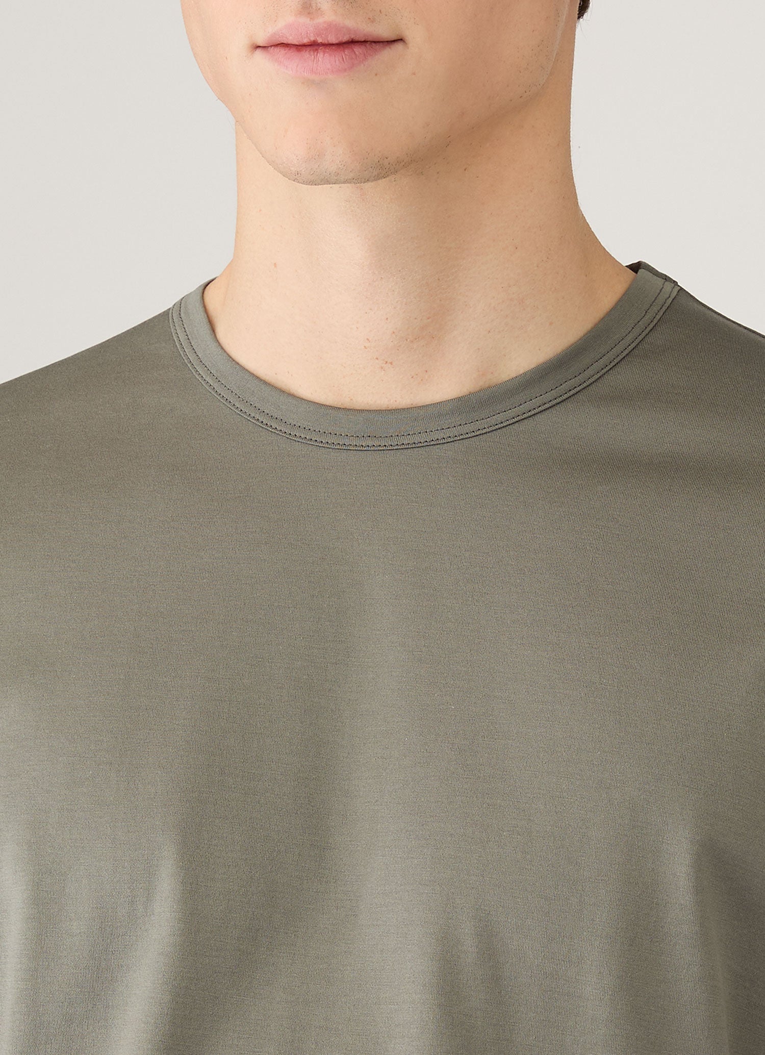 Men's Classic T-shirt in Fossil Grey | Sunspel
