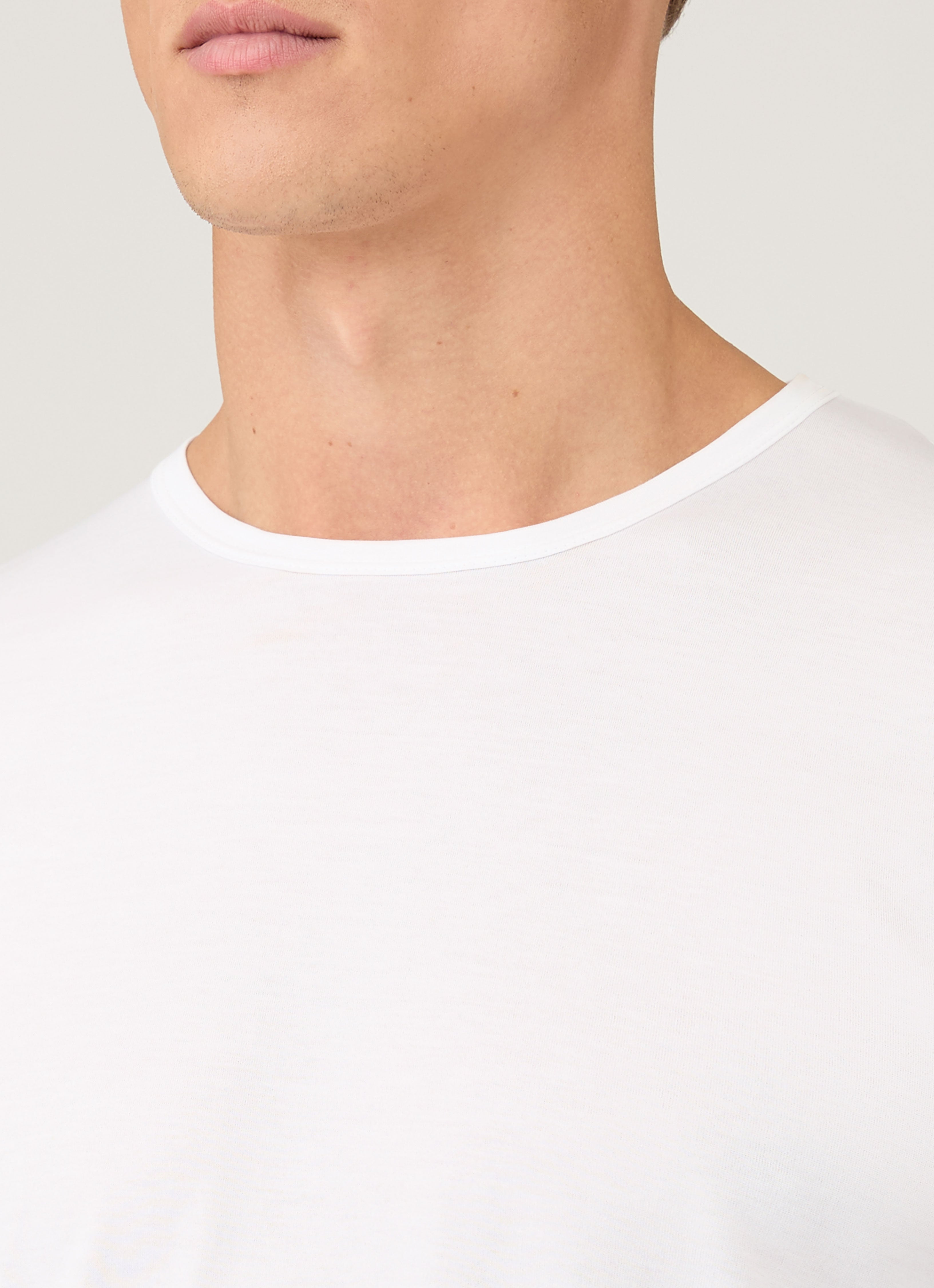 Men's Classic T-shirt in White | Sunspel